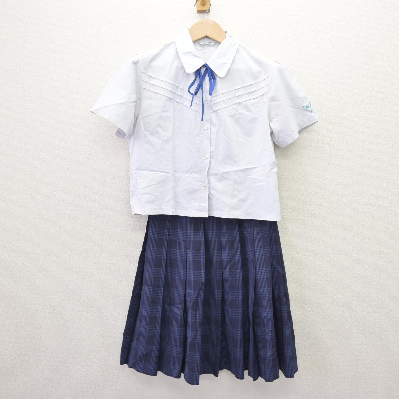 【中古】鹿児島県 錦江湾高等学校/旧制服 女子制服 3点 (シャツ・スカート) sf110049