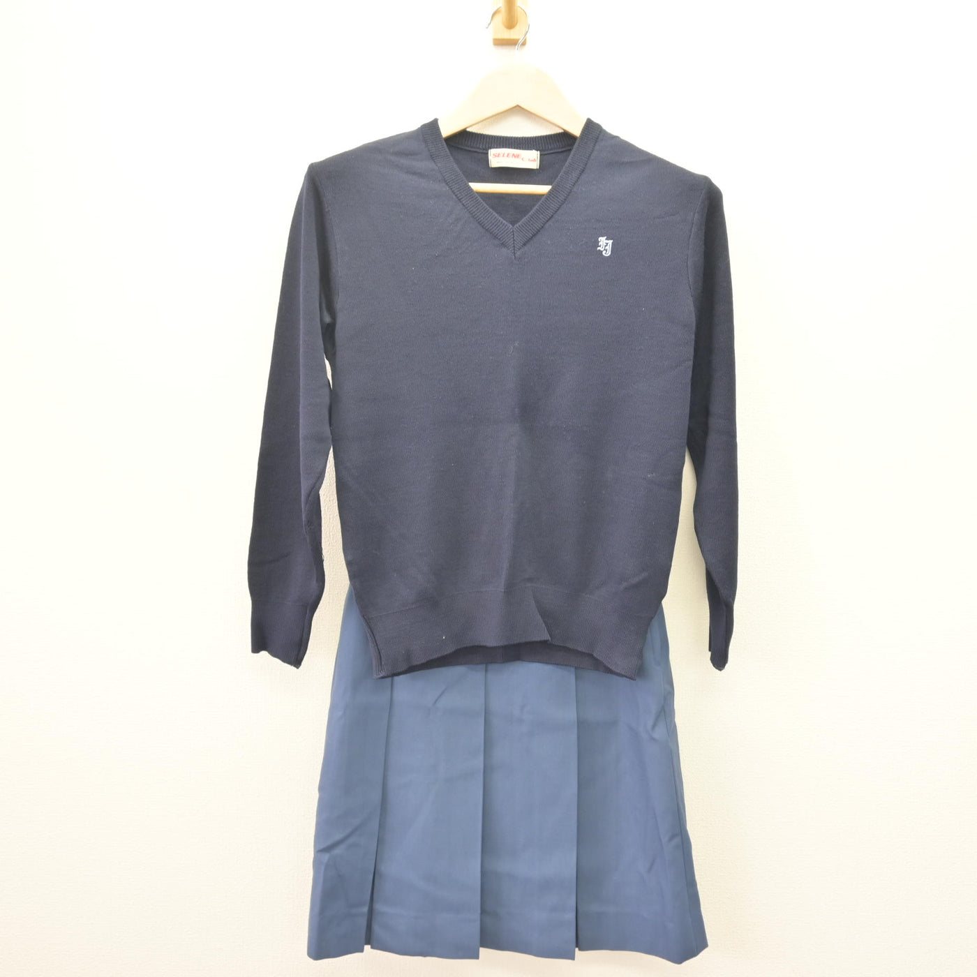 【中古】千葉県 泉谷中学校 女子制服 5点 (ブレザー・ニット・スカート) sf110066