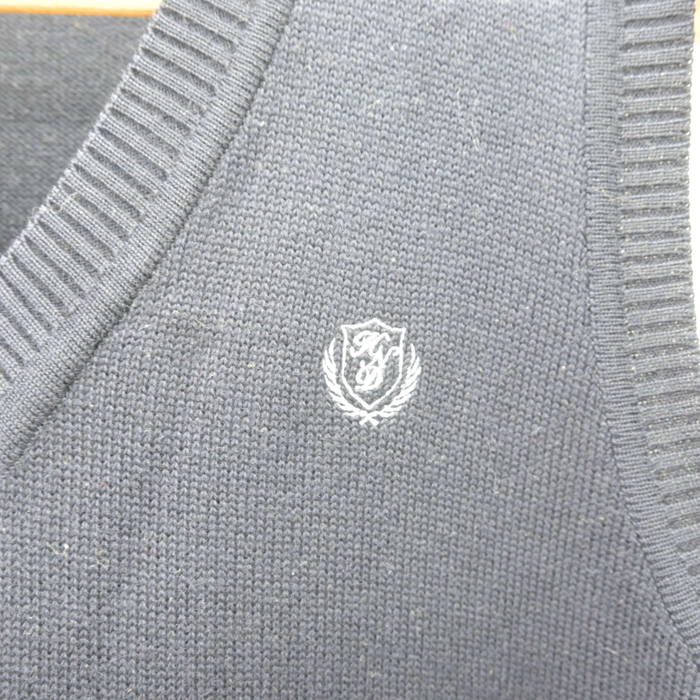 【中古】東京都 日出高等学校 女子制服 3点 (ニットベスト) sf110069