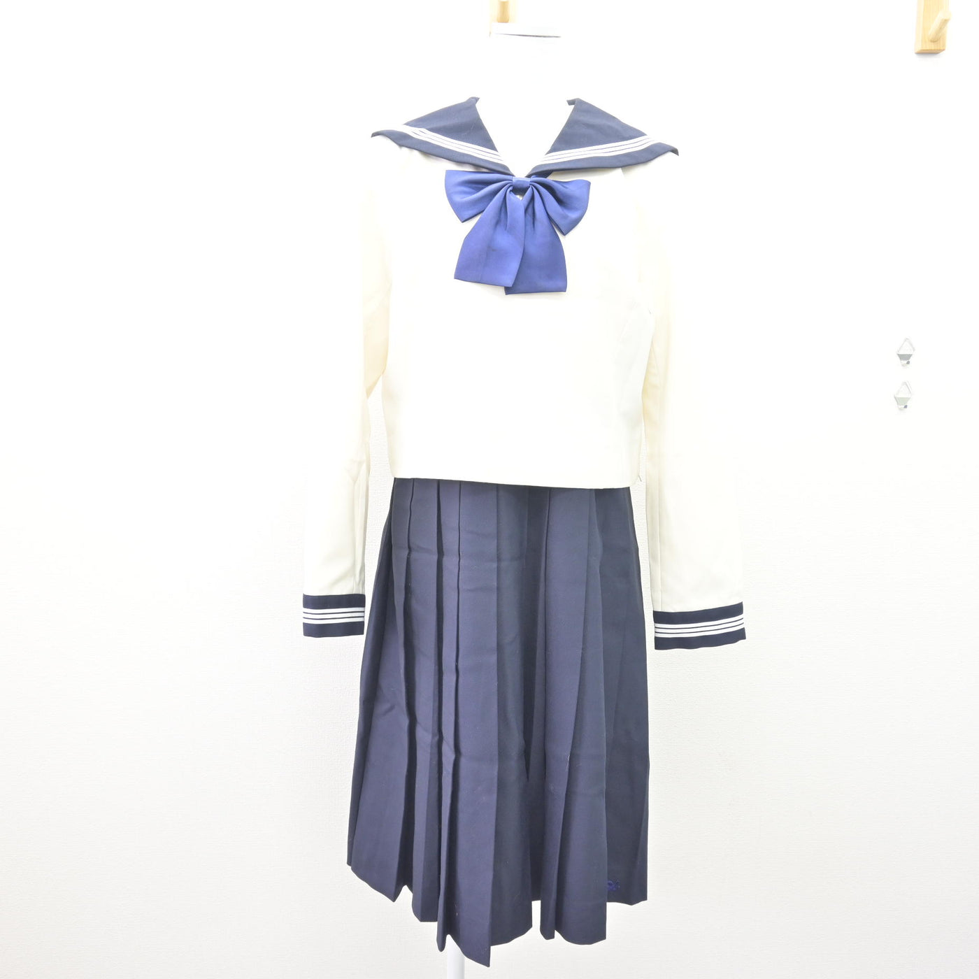 【中古】福岡県 博多女子高等学校 女子制服 3点 (セーラー服・ジャンパースカート) sf110071