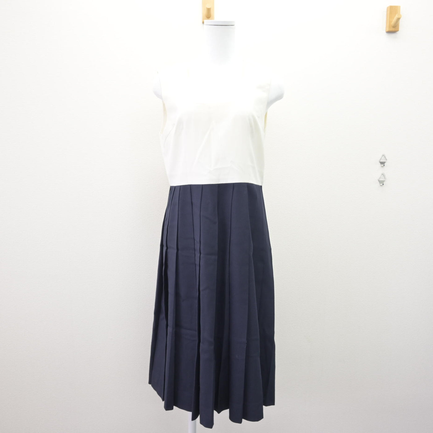 【中古】福岡県 博多女子高等学校 女子制服 3点 (セーラー服・ジャンパースカート) sf110071