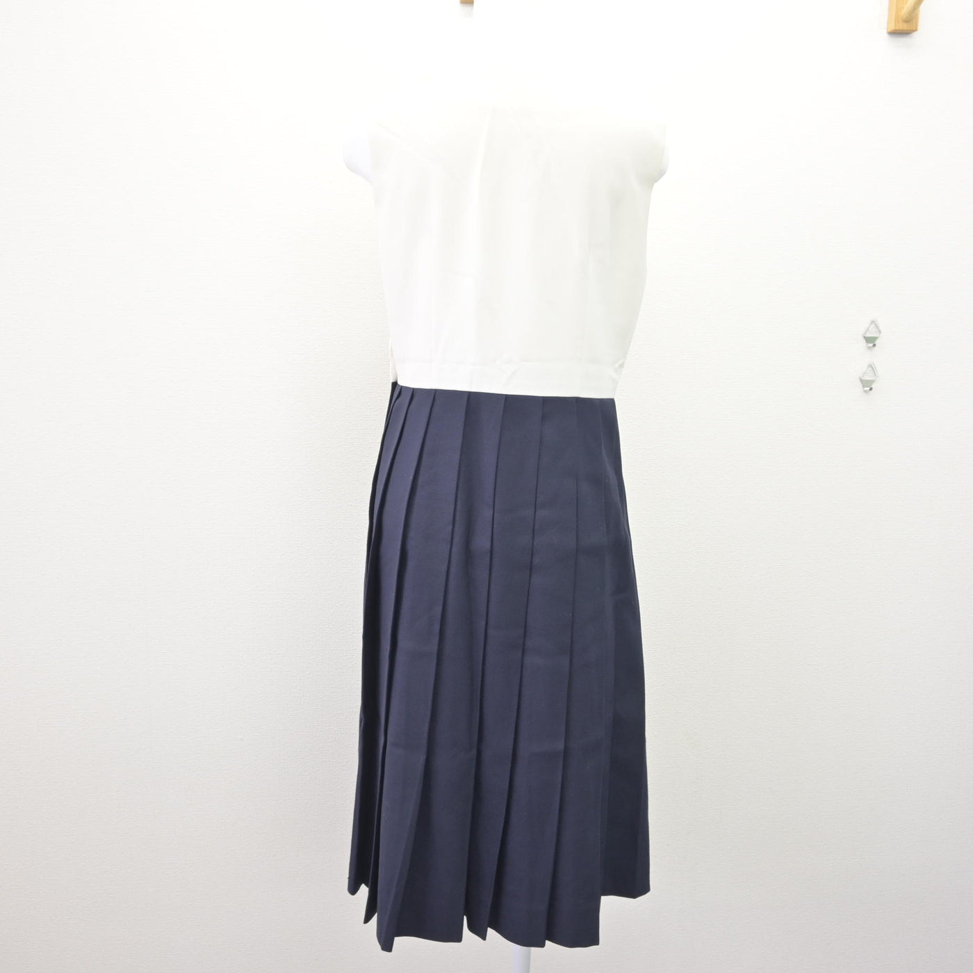 【中古】福岡県 博多女子高等学校 女子制服 3点 (セーラー服・ジャンパースカート) sf110071