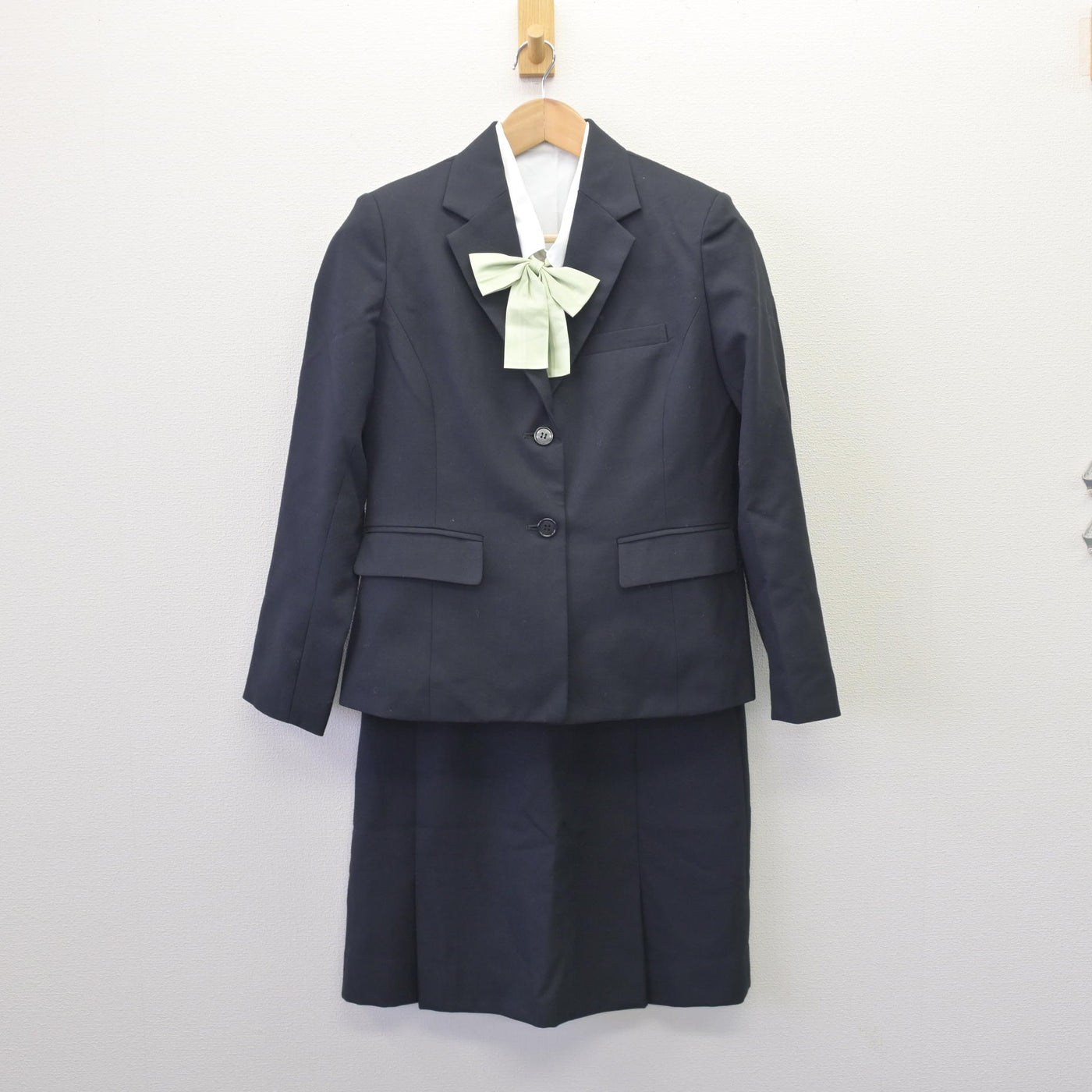 【中古】大阪府 行岡医学技術専門学校 女子制服 5点 (ブレザー・ベスト・シャツ・スカート) sf110145