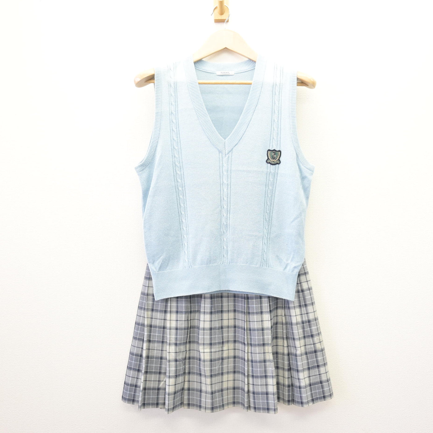 【中古】東京都 錦城高等学校 女子制服 2点 (ニットベスト・スカート) sf110153