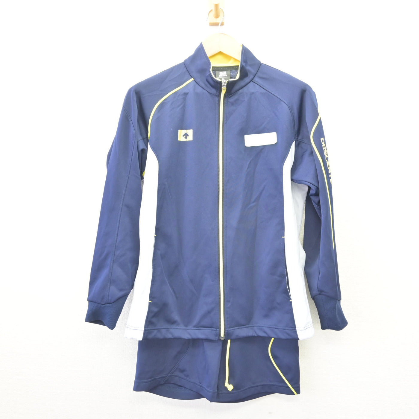 【中古】東京都 錦城高等学校 女子制服 3点 (ジャージ 上・ジャージ 下・体操服 上) sf110155