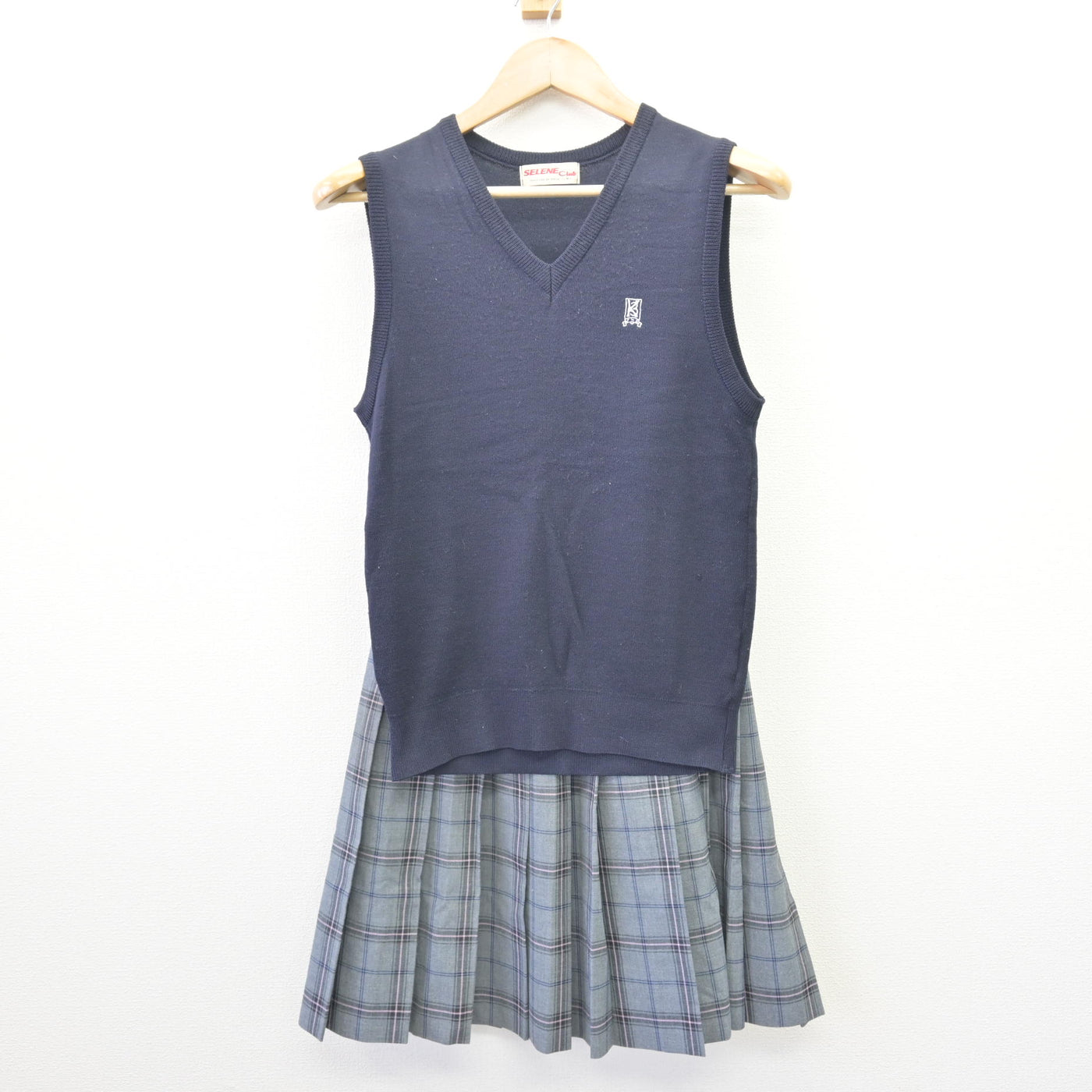 【中古】東京都 開進第三中学校 女子制服 2点 (ニットベスト・スカート) sf110157