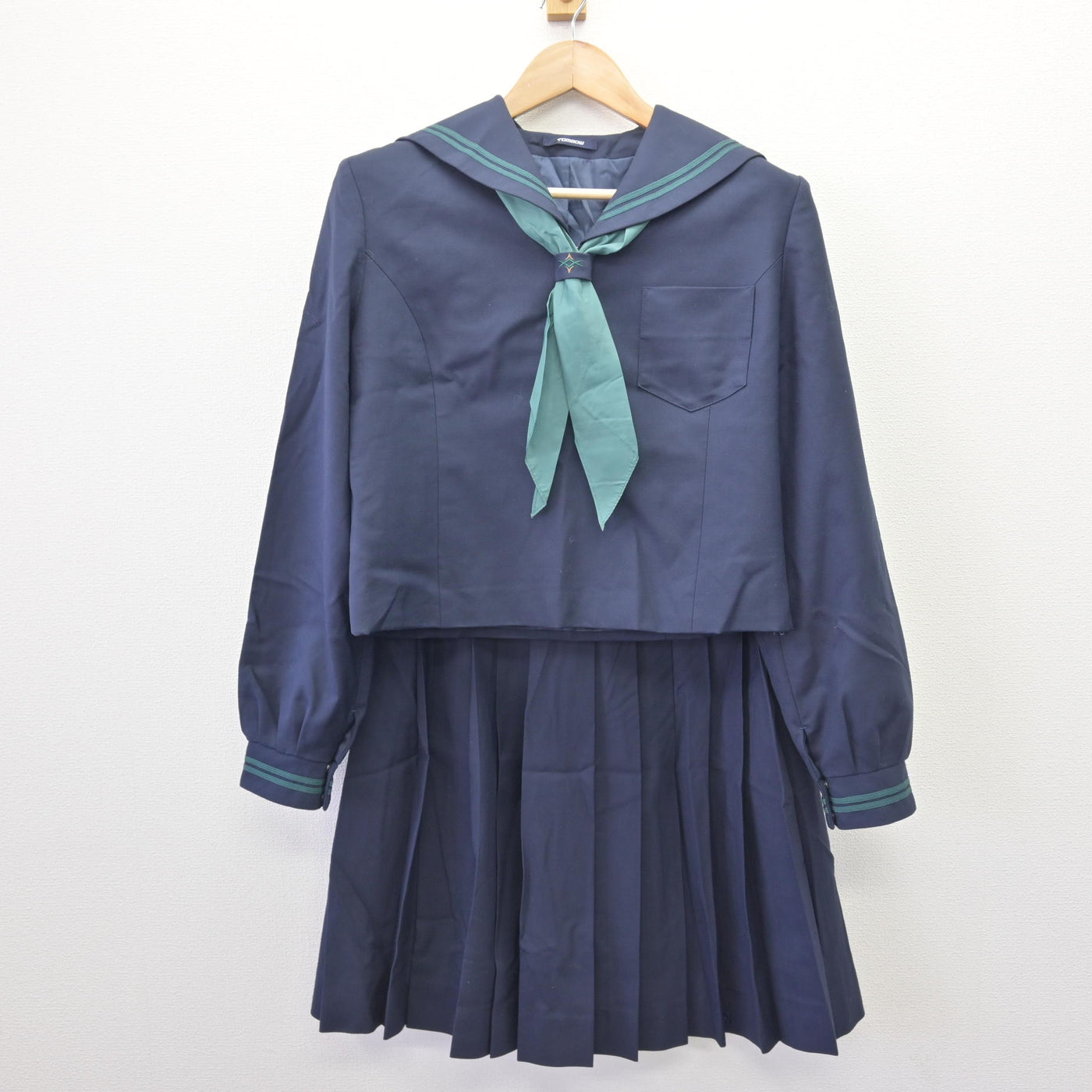 【中古】東京都 二松學舍大学附属高等学校 女子制服 3点 (セーラー服・スカート) sf110171