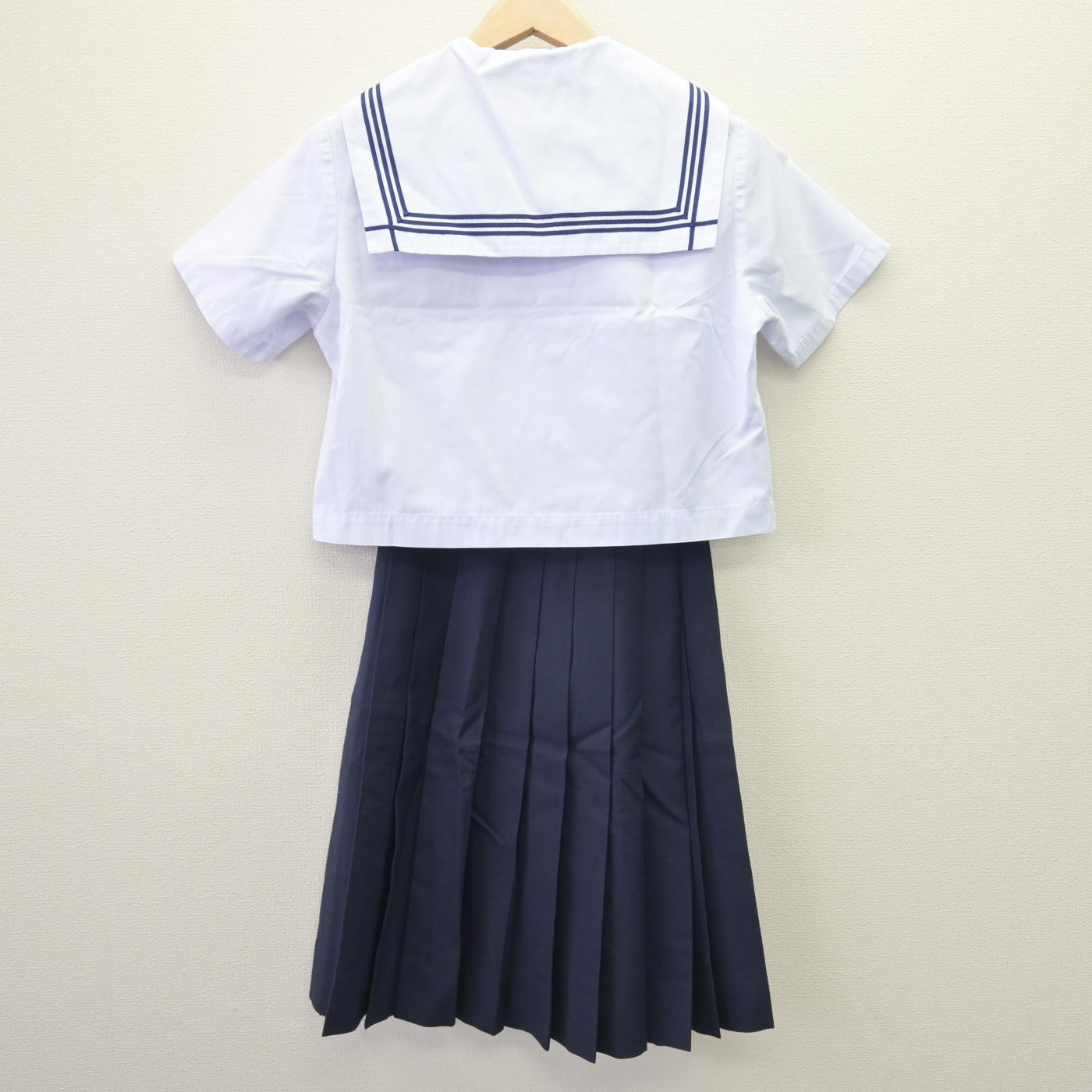 【中古】静岡県 北浜中学校 女子制服 2点 (セーラー服・スカート) sf110189