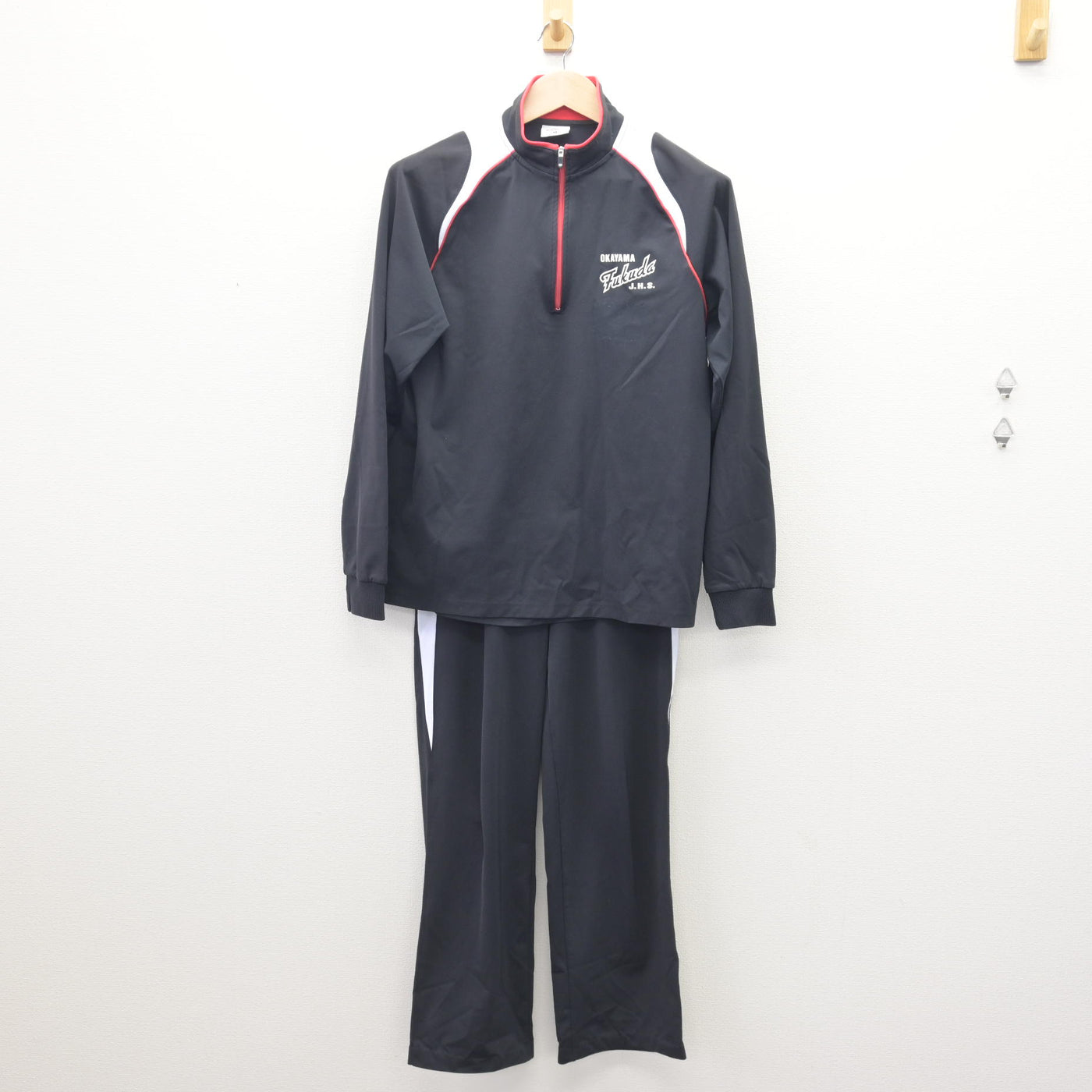 【中古】岡山県 福田中学校 女子制服 2点 (ジャージ 上・ジャージ 下) sf110295