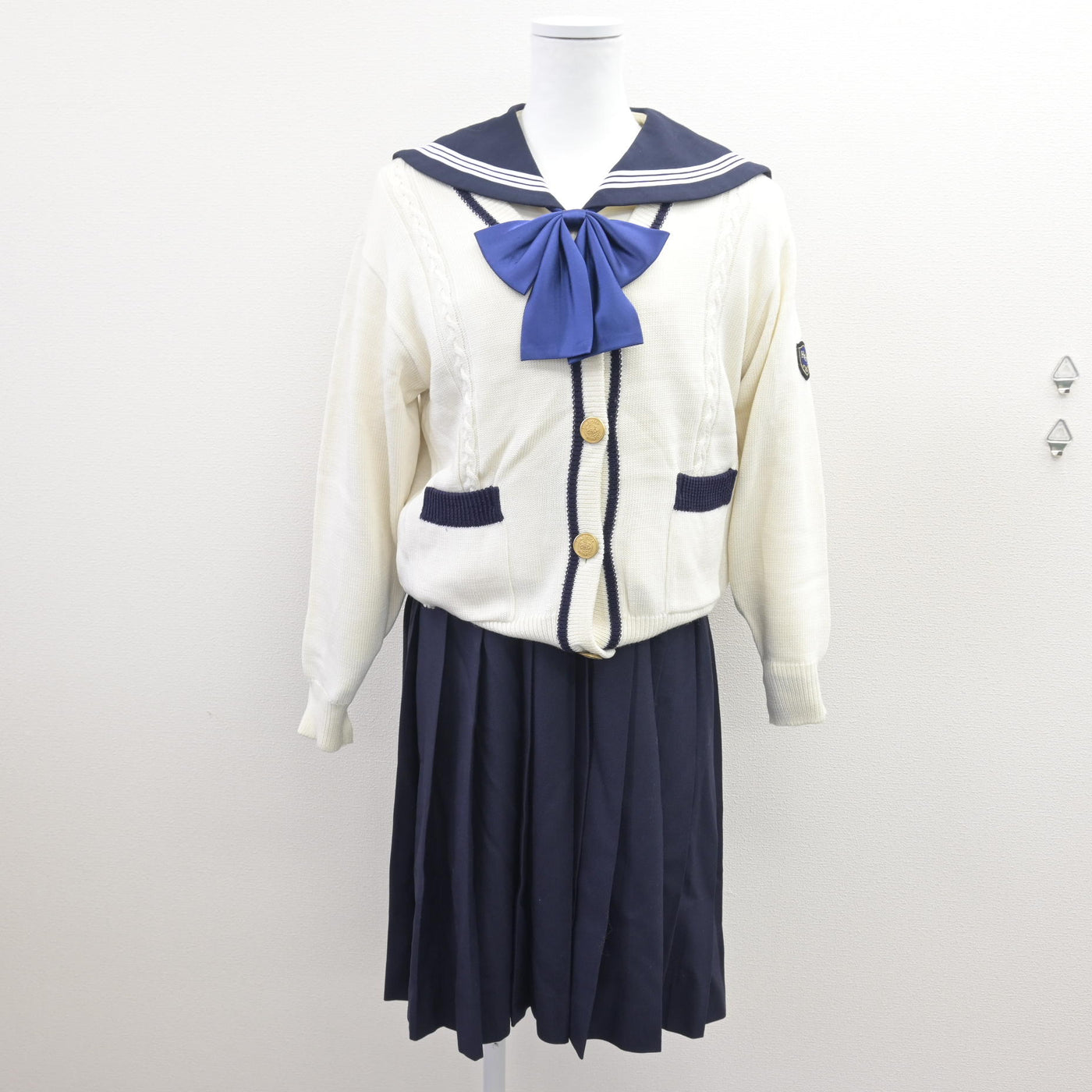 【中古】福岡県 博多女子高等学校 女子制服 4点 (セーラー服・ニット・ジャンパースカート) sf110303