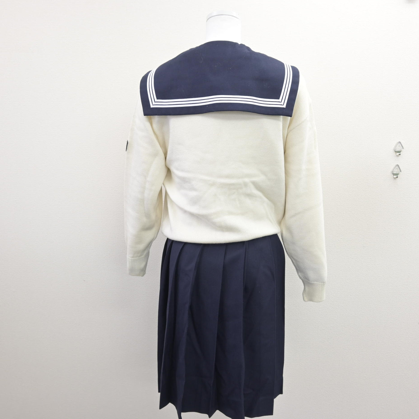 【中古】福岡県 博多女子高等学校 女子制服 4点 (セーラー服・ニット・ジャンパースカート) sf110303