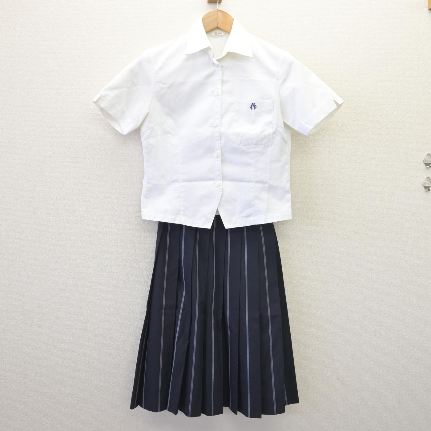 【中古】三重県 四日市メリノール学院 女子制服 2点 (シャツ・スカート) sf110321