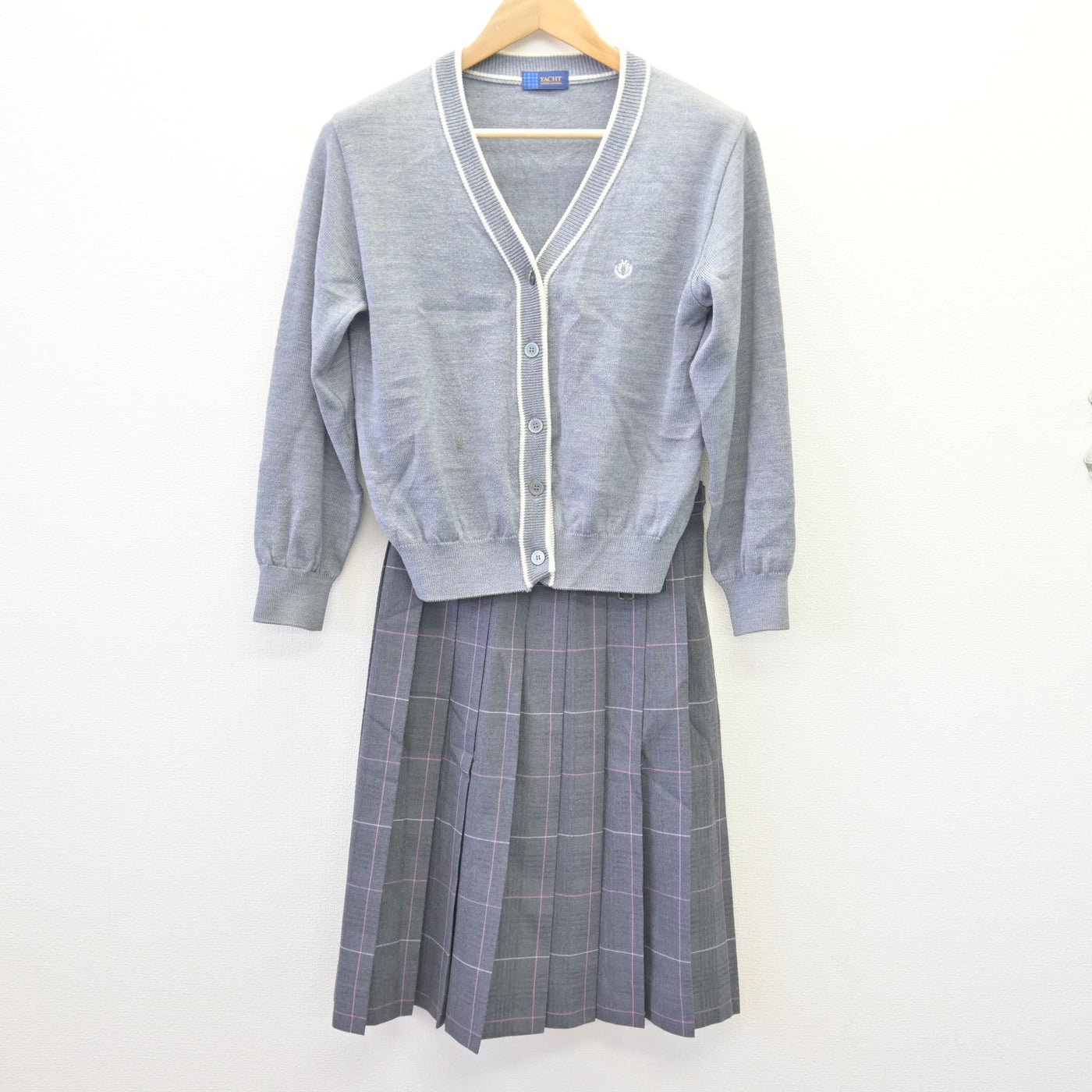 【中古】三重県 四日市メリノール学院 女子制服 2点 (ニット・スカート) sf110322
