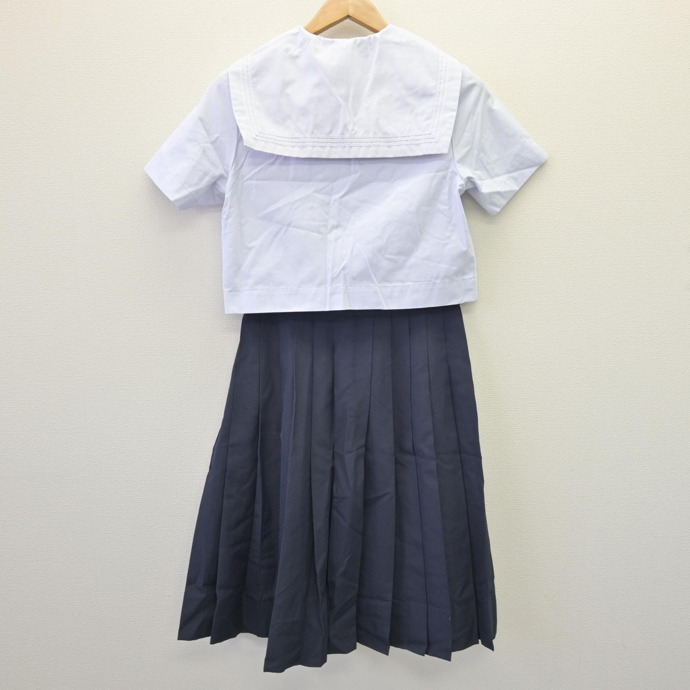【中古】福岡県 筑紫女学園高等学校 女子制服 3点 (セーラー服・スカート) sf110333