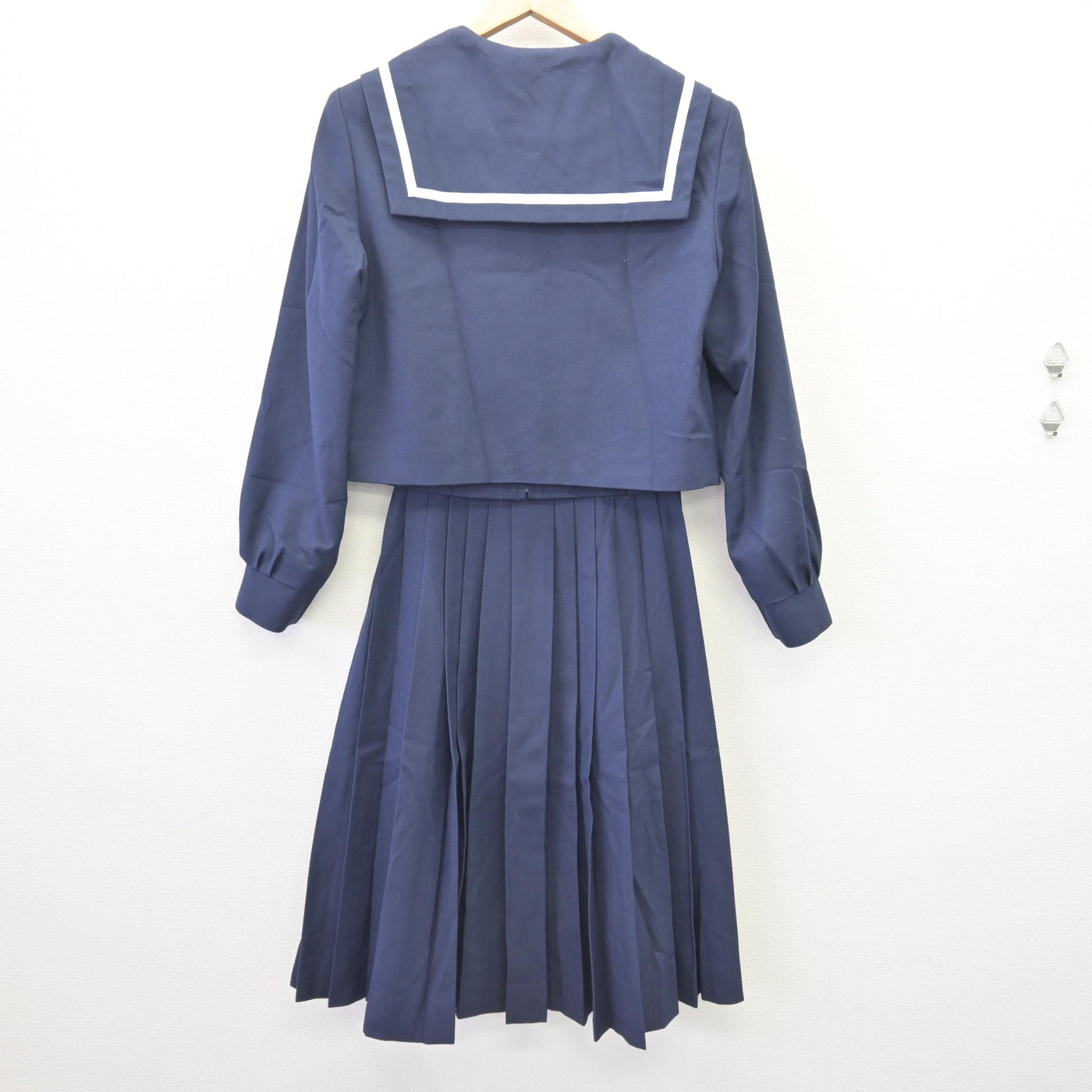 【中古】愛知県 楠中学校 女子制服 3点 (セーラー服・スカート) sf110337