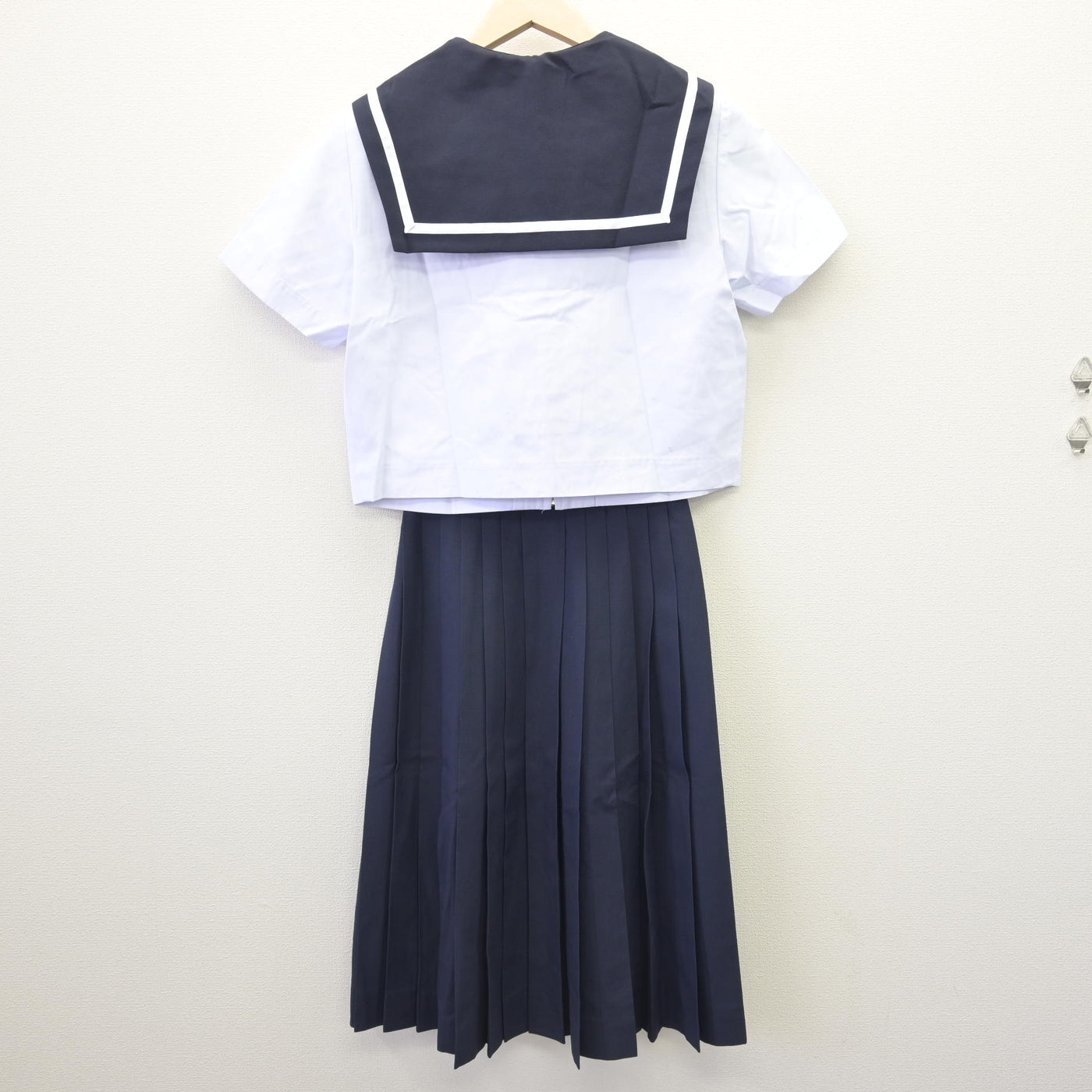【中古】愛知県 楠中学校 女子制服 3点 (セーラー服・スカート) sf110338