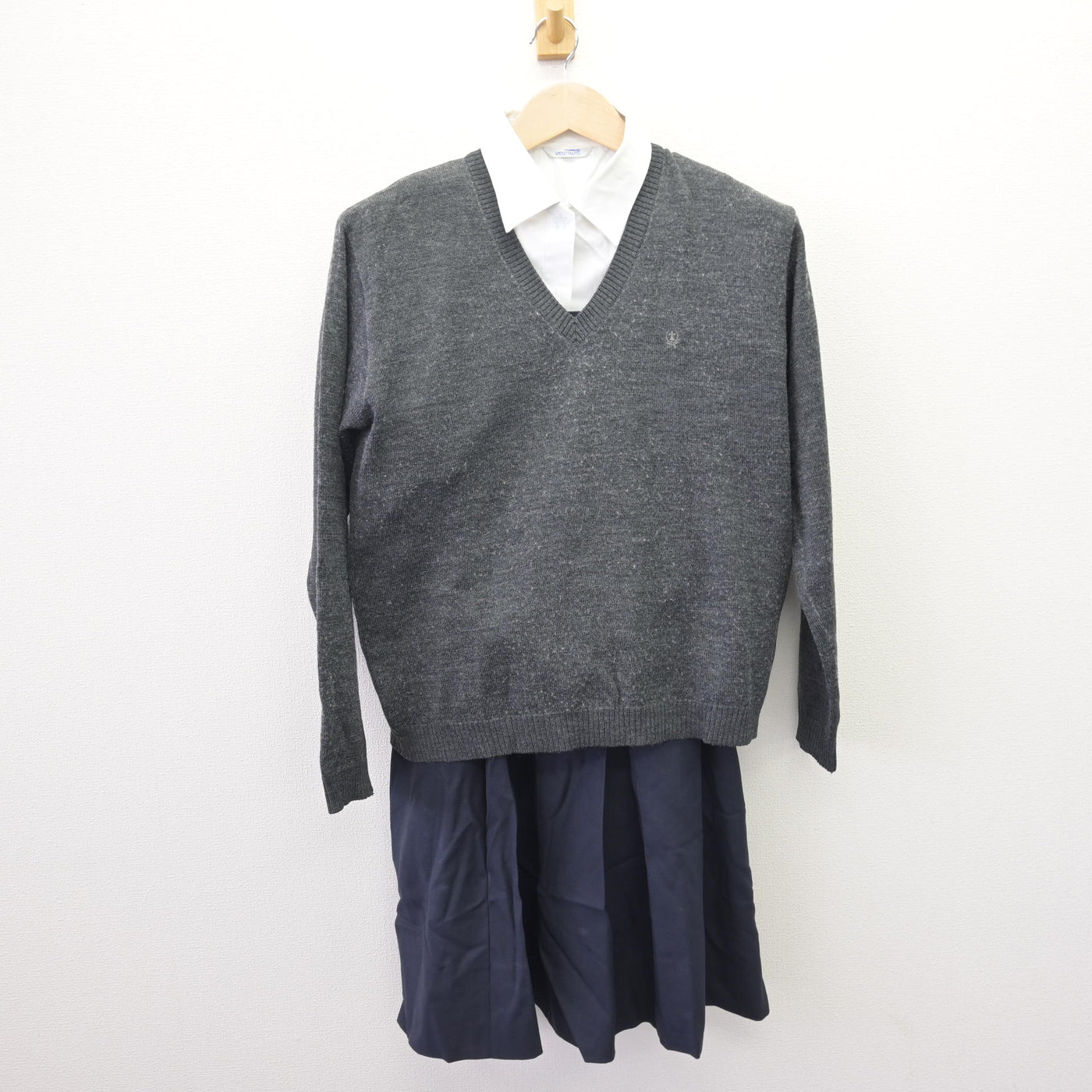 【中古】京都府 京都聖母学院中学校・高等学校 女子制服 3点 (ニット・シャツ・ジャンパースカート) sf110343