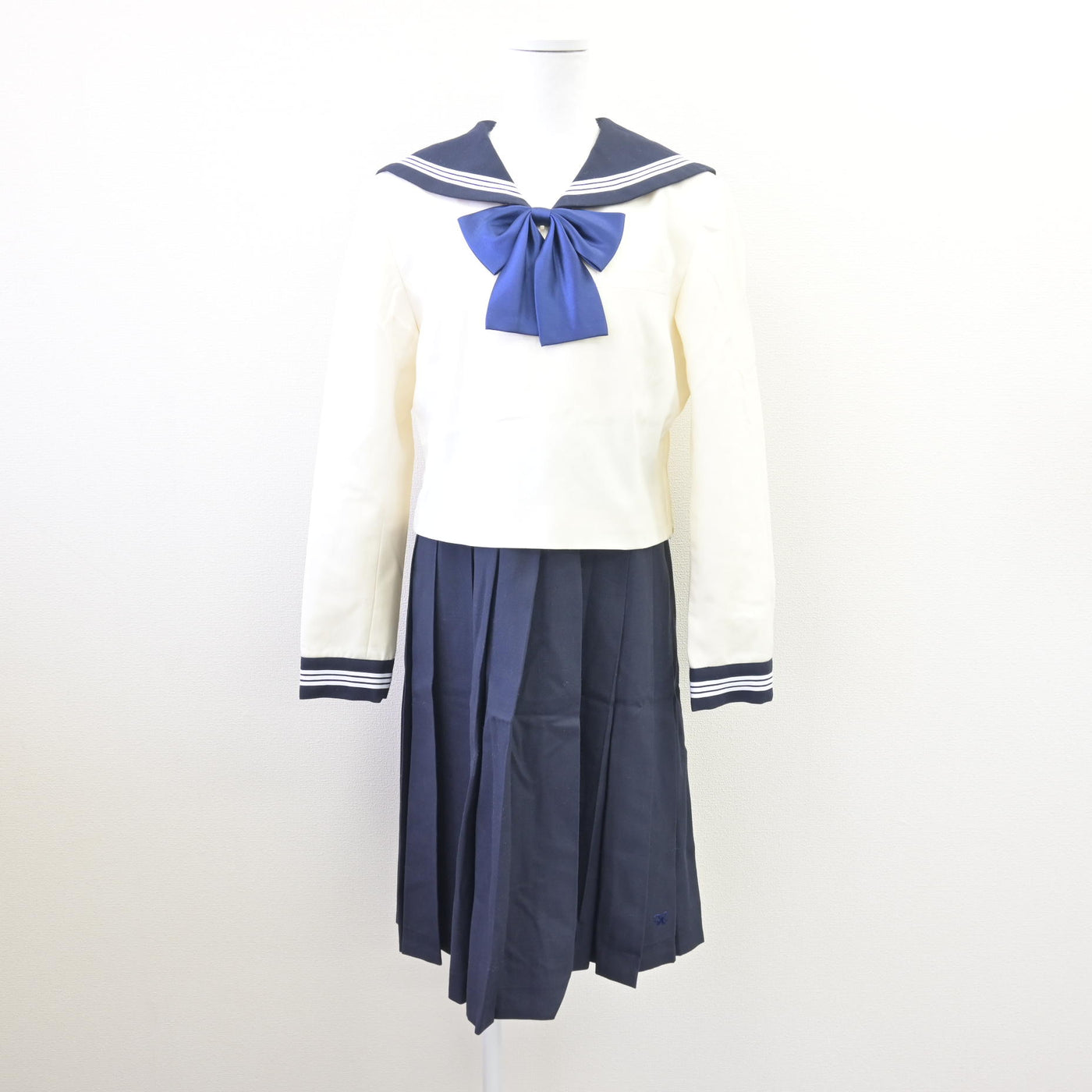 【中古】福岡県 博多女子高等学校 女子制服 4点 (ニット・セーラー服・ジャンパースカート) sf110366