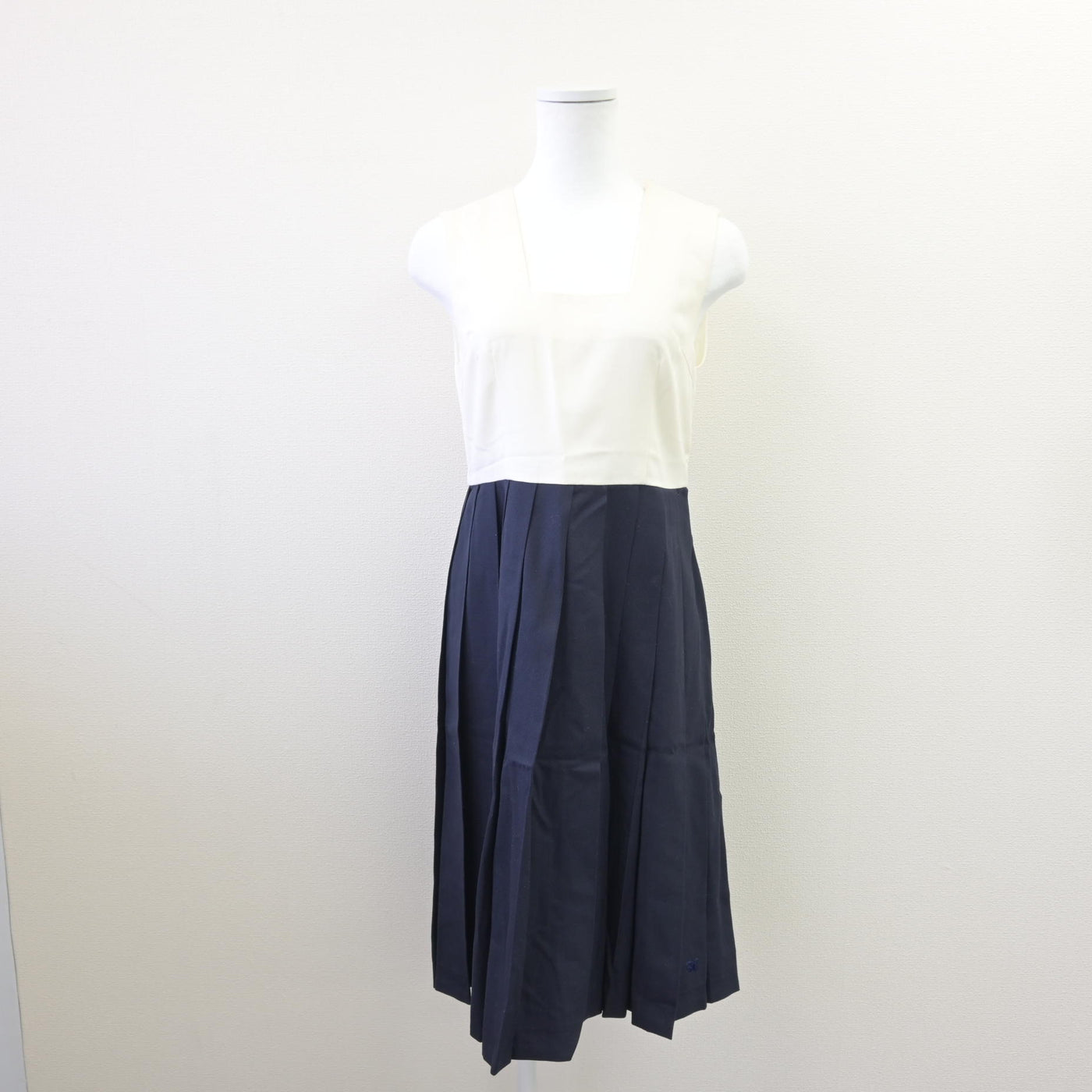 【中古】福岡県 博多女子高等学校 女子制服 4点 (ニット・セーラー服・ジャンパースカート) sf110366