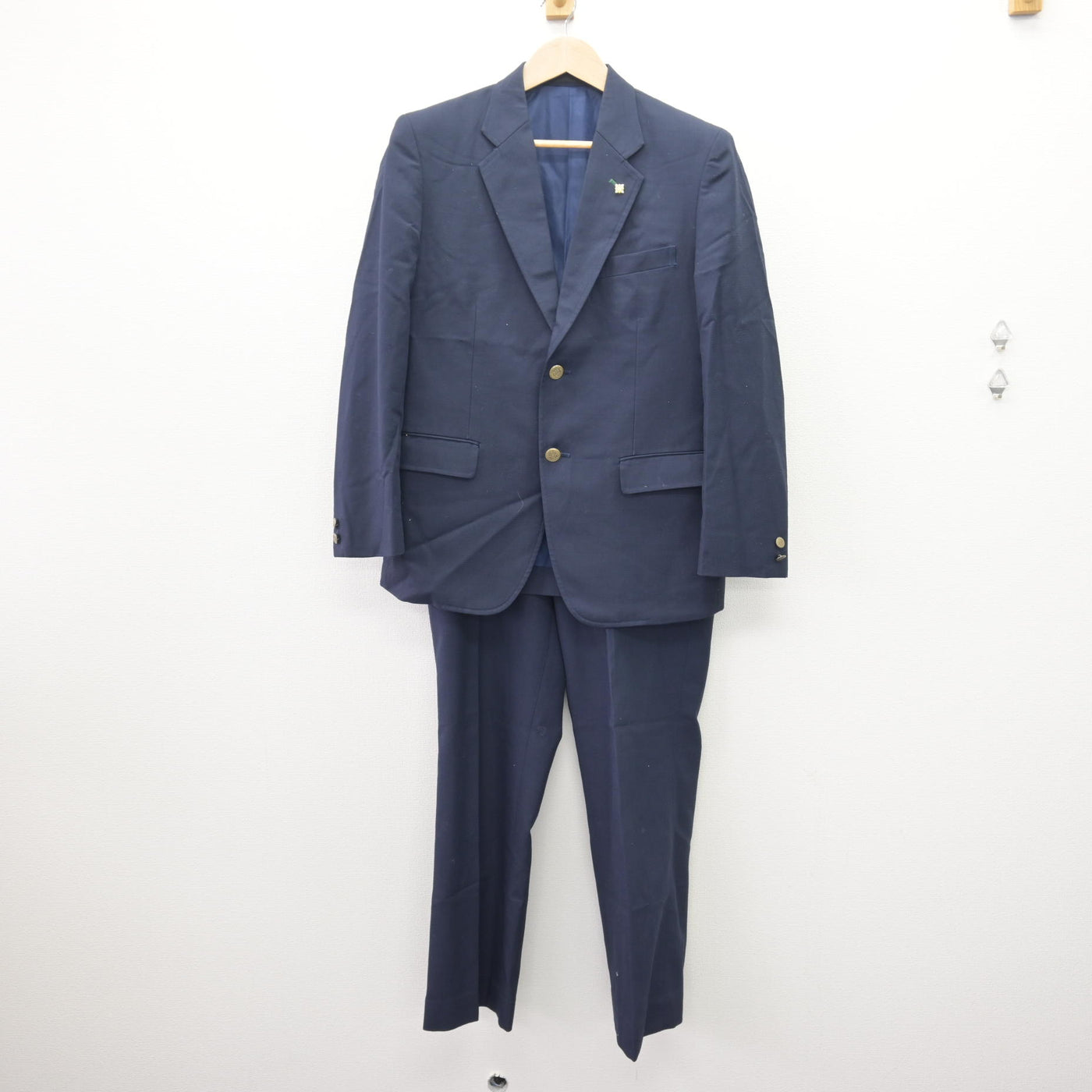 【中古】北海道 岩見沢緑陵高等学校 男子制服 3点 (ブレザー・ズボン) sf110435