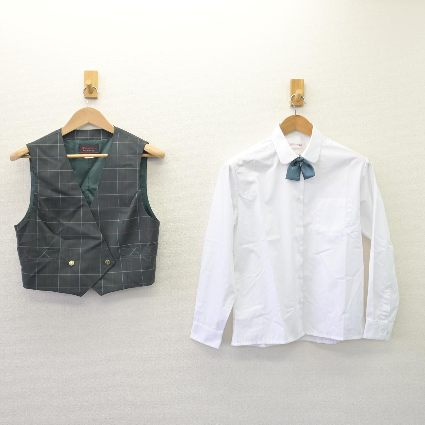 【中古】北海道 月寒中学校 女子制服 5点 (ブレザー・ベスト・シャツ・スカート) sf110544