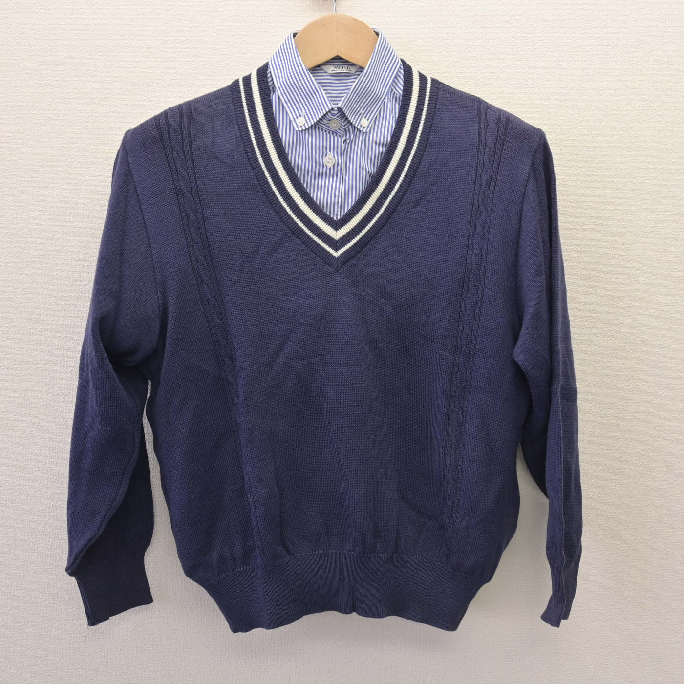 【中古】青森県 青森商業高等学校 女子制服 2点 (ニット・シャツ) sf110551