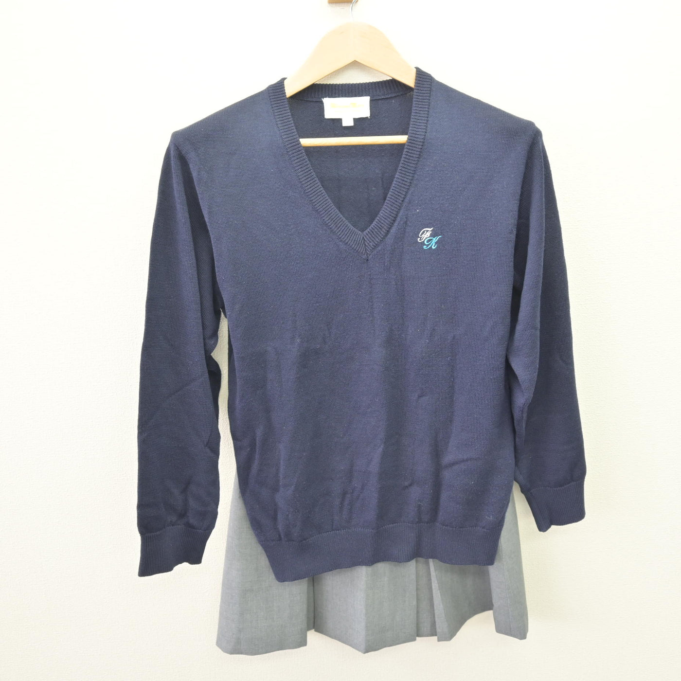 【中古】神奈川県 横浜国立大学教育学部 附属鎌倉中学校 女子制服 2点 (ニット・スカート) sf110568