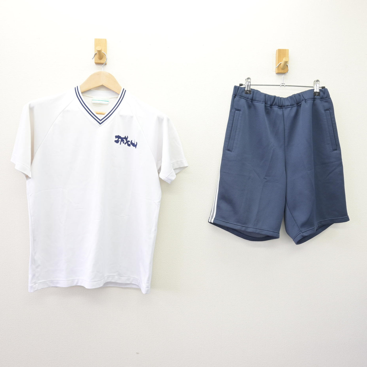 【中古】愛知県 城山中学校 女子制服 2点 (体操服 上・体操服 下) sf110622