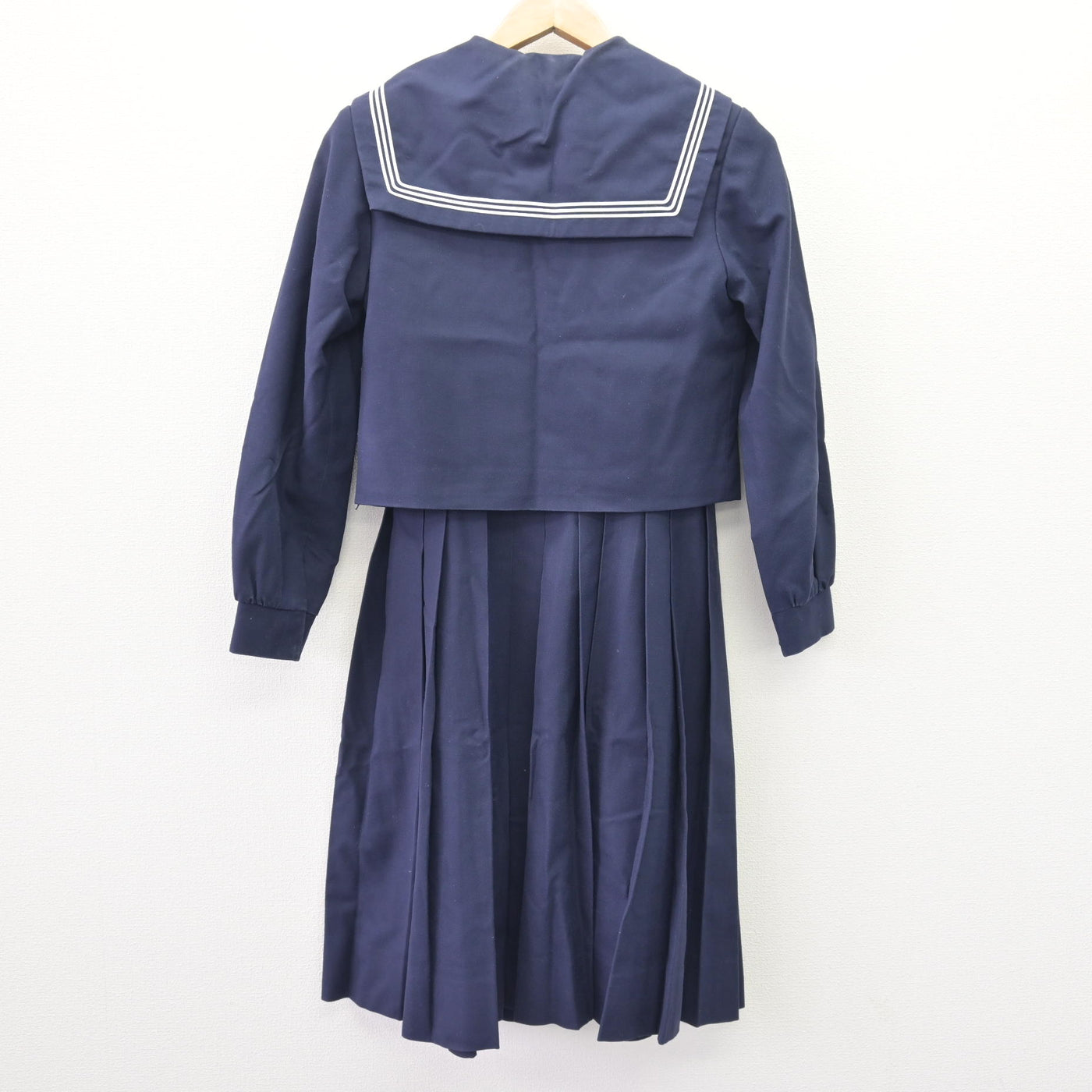 【中古】福岡県 和白中学校 女子制服 2点 (セーラー服・ジャンパースカート) sf110812