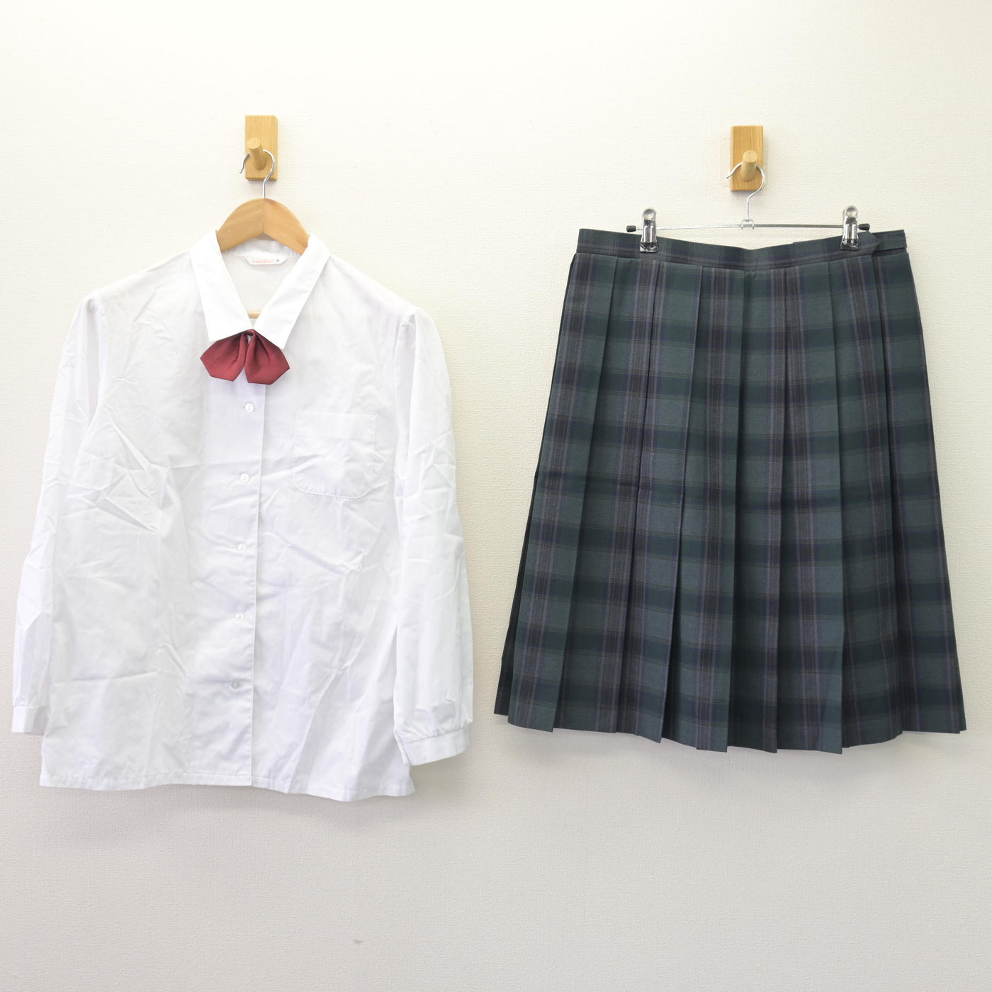 【中古】茨城県 谷和原中学校 女子制服 5点 (ブレザー・ベスト・シャツ・スカート) sf110847