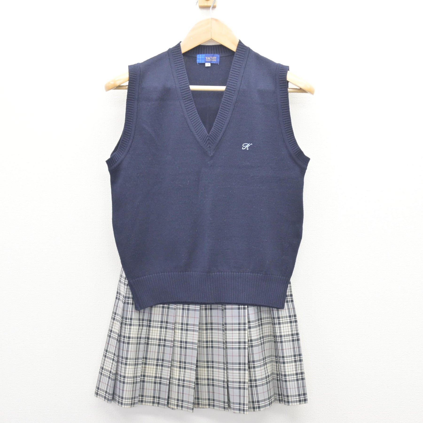茨城県 霞ヶ浦高校の制服一式 （2か月使用のみのため美品、