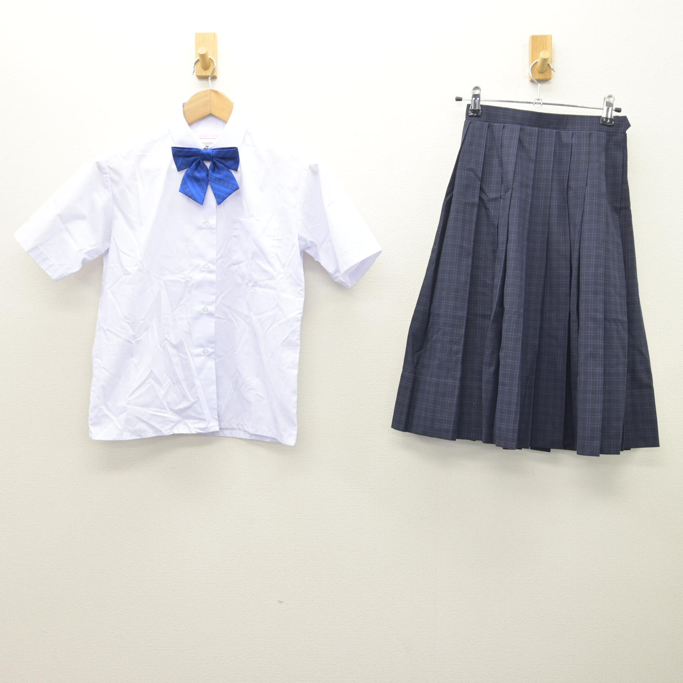 中古】福岡県 福岡市内中学標準服 女子制服 3点 (シャツ・スカート