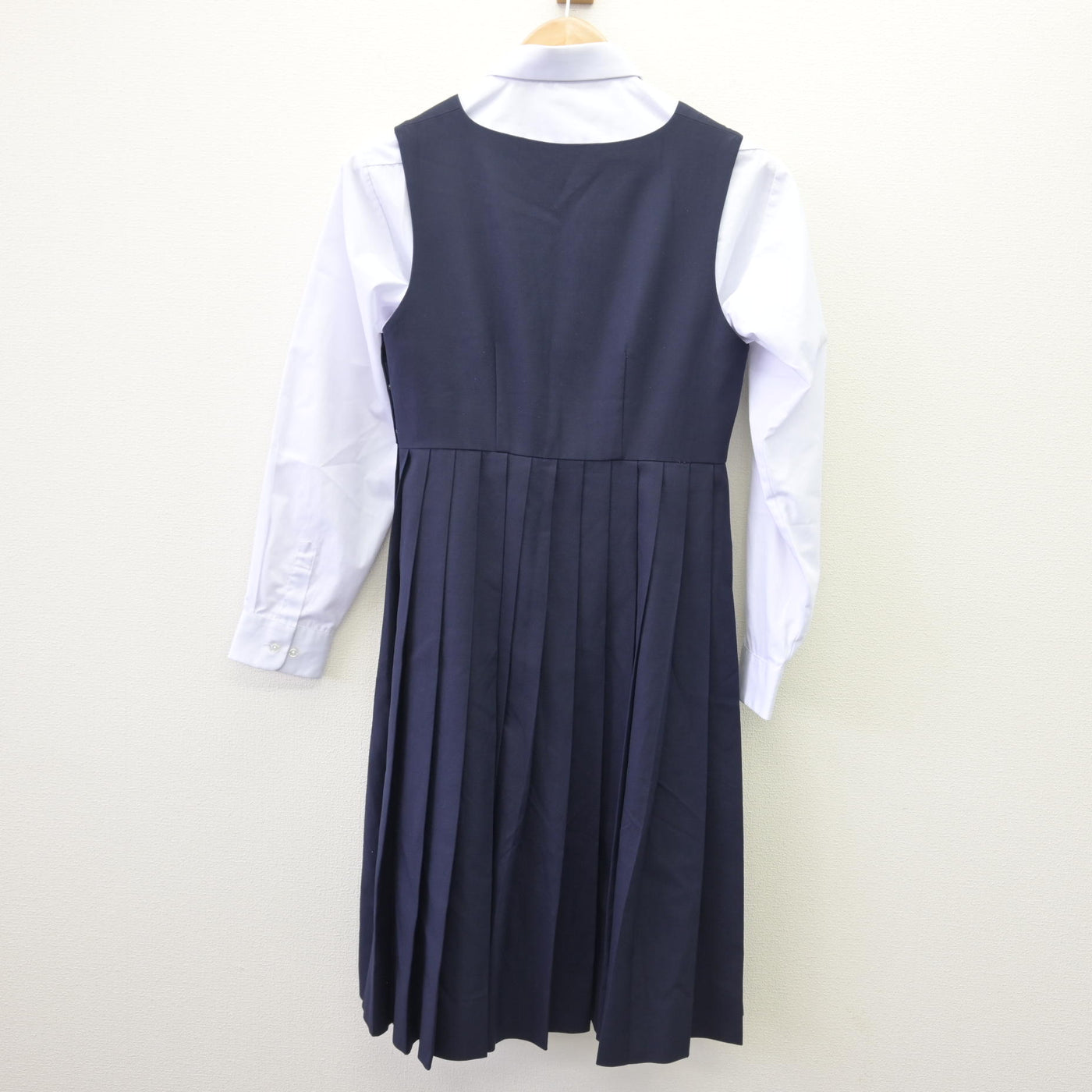 【中古】 学校名不明 女子制服 2点 (シャツ・ジャンパースカート) sf111588