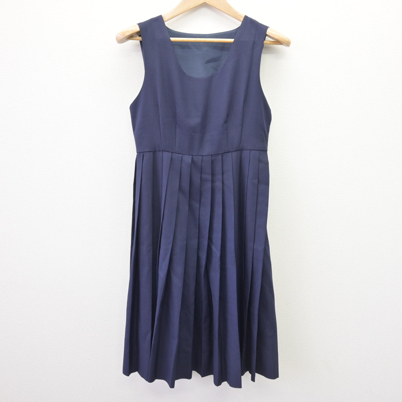 【中古】 学校名不明 女子制服 2点 (シャツ・ジャンパースカート) sf111588