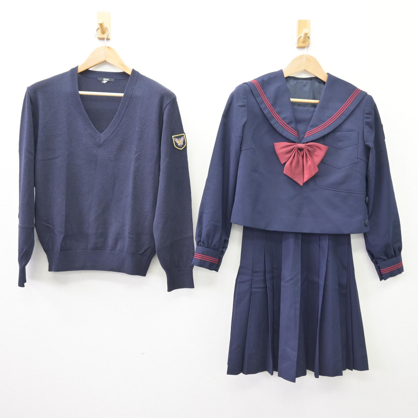 【中古】神奈川県 横浜隼人高等学校 女子制服 4点 (セーラー服・ニット・スカート) sf111610