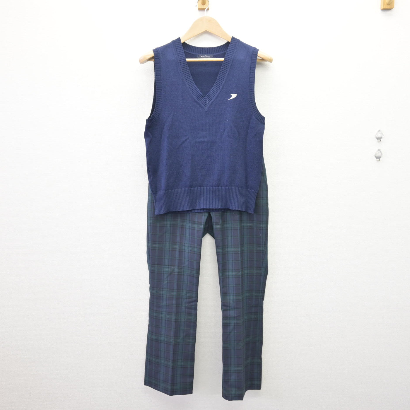 【中古】神奈川県 桐光学園中学校・高等学校 女子制服 2点 (ニットベスト・ズボン) sf111638