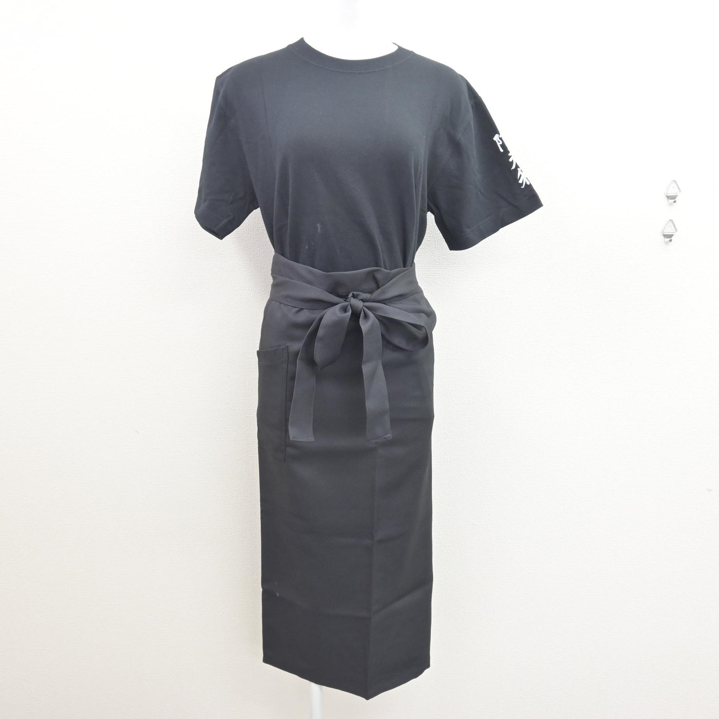 【中古】 ラーメン屋制服 女子制服 2点 (エプロン / サロン・シャツ) sf111953