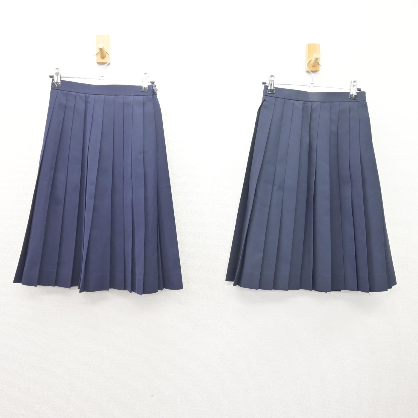【中古】滋賀県 船岡中学校 女子制服 3点 (セーラー服・スカート・スカート) sf111957