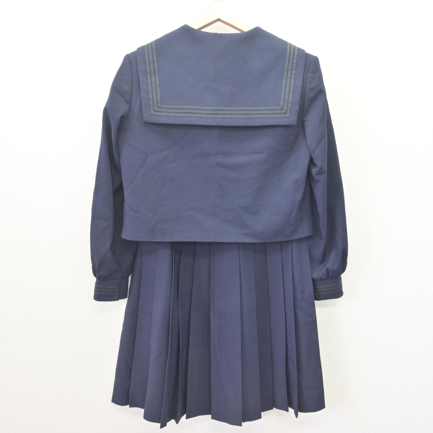 【中古】埼玉県 さいたま市立浦和高等学校 女子制服 4点 (セーラー服・スカート) sf112043