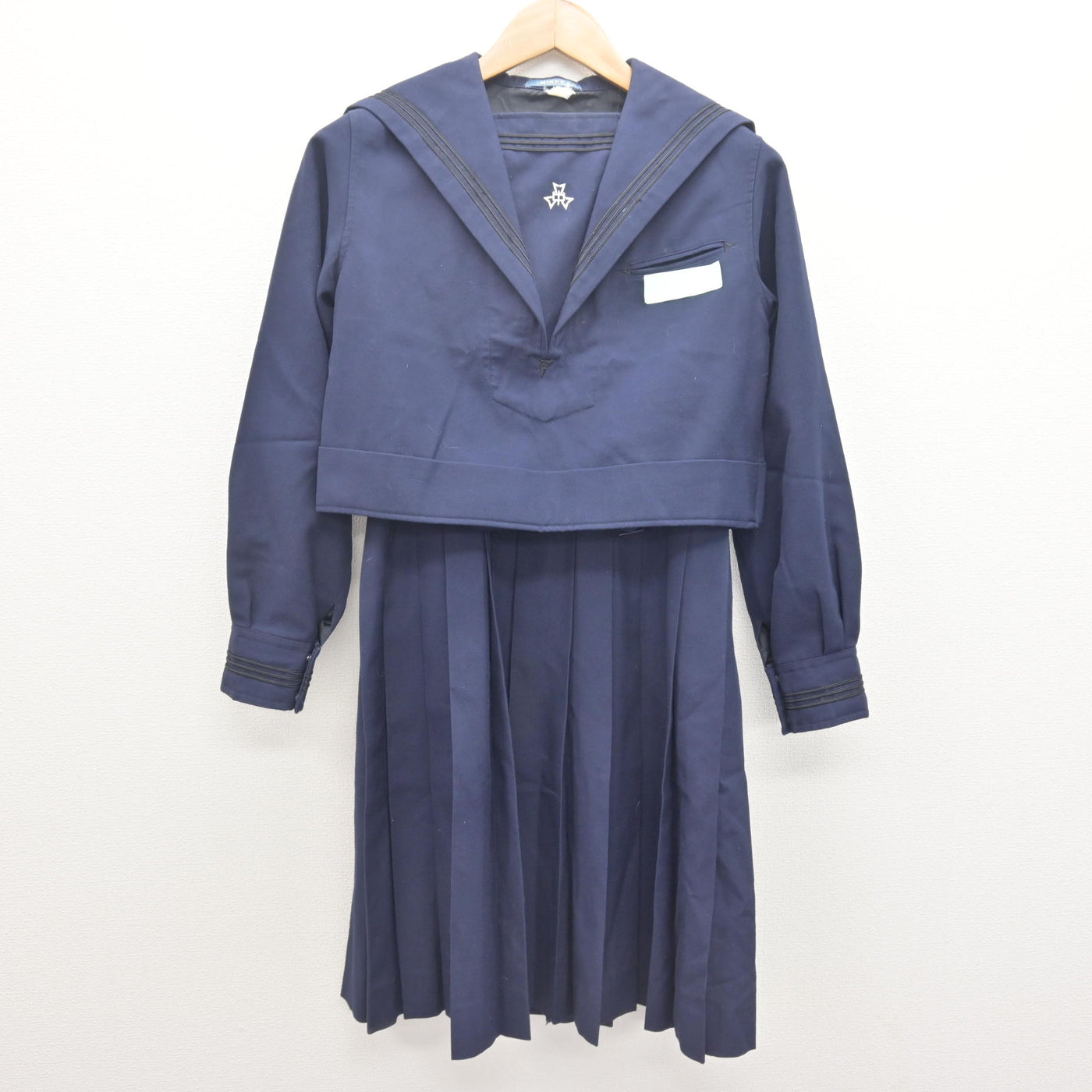 【中古】福岡県 菅生中学校 女子制服 2点 (セーラー服・ジャンパースカート) sf112059