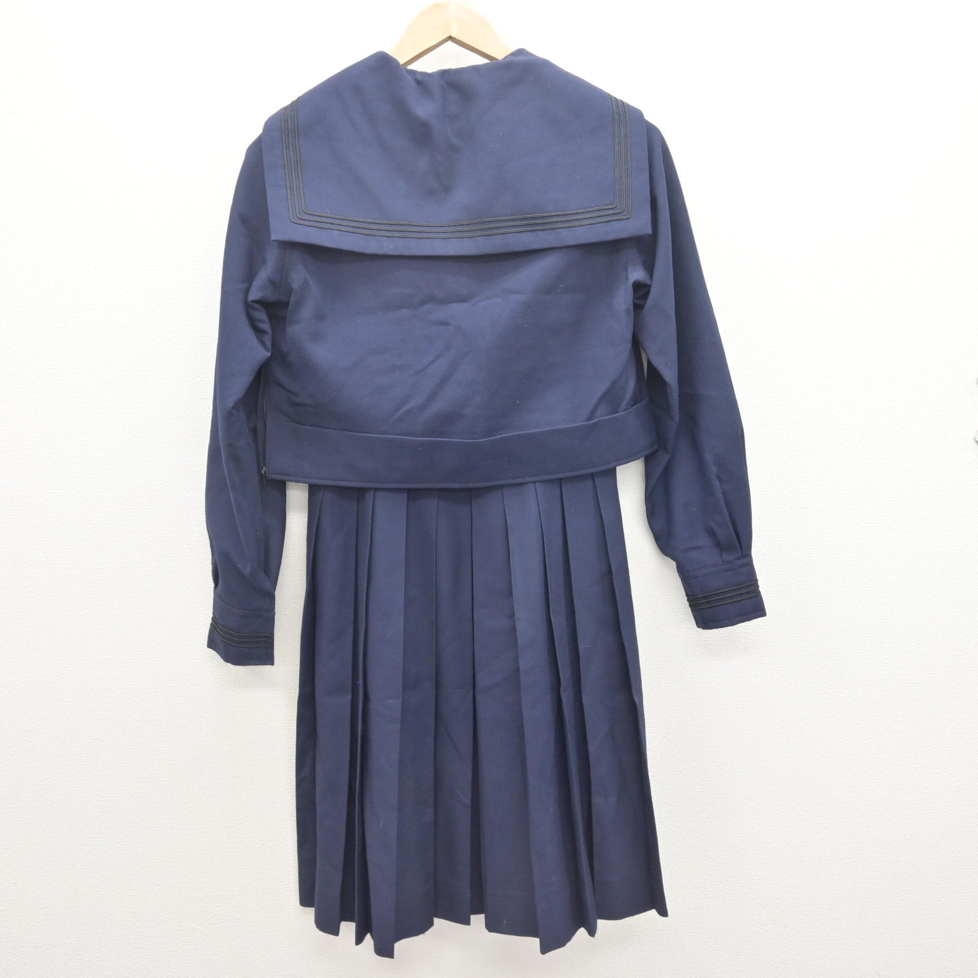 【中古】福岡県 菅生中学校 女子制服 2点 (セーラー服・ジャンパースカート) sf112059