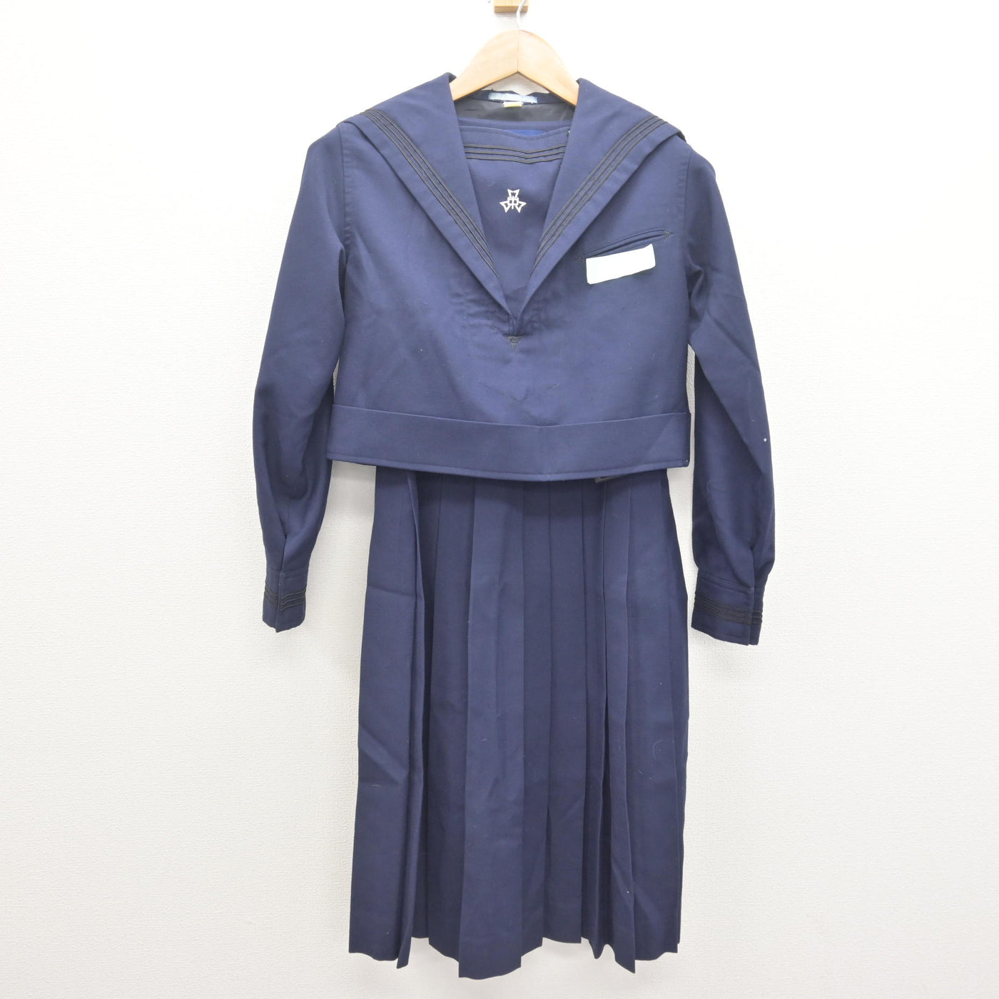 【中古】福岡県 菅生中学校 女子制服 2点 (セーラー服・ジャンパースカート) sf112060