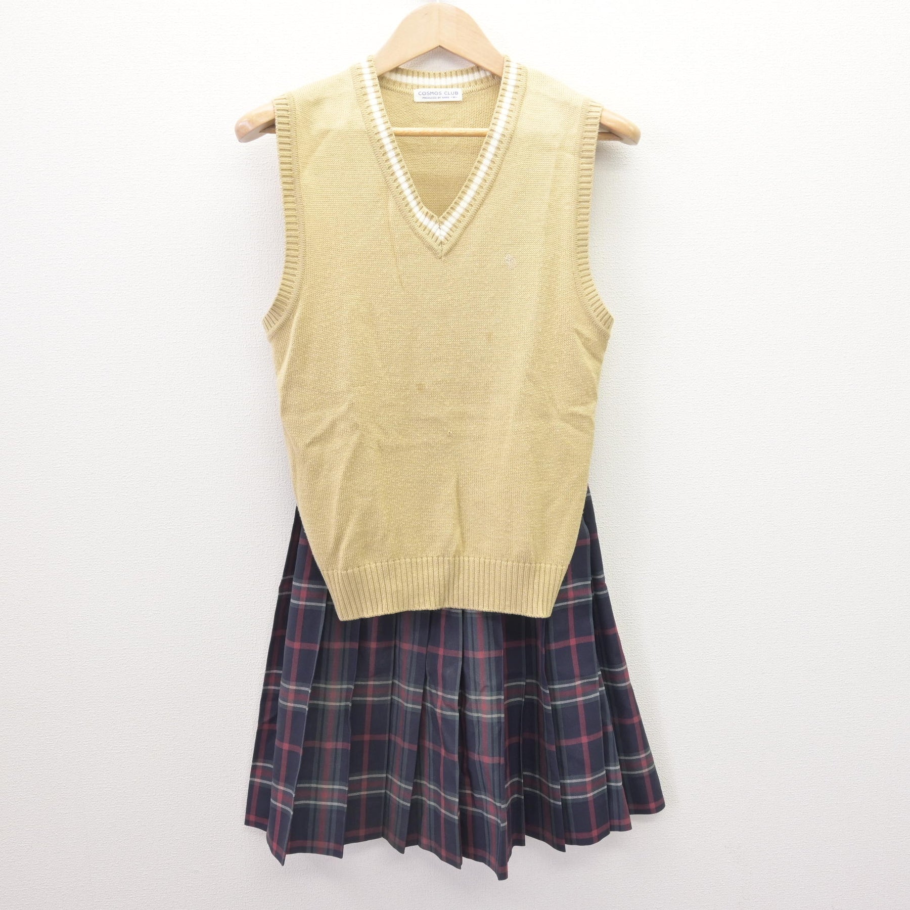札幌大谷中学・高校制服　ニットセーター、ベスト 中古】北海道 札幌大谷高等学校 女子制服 2点 (ニットベスト・スカート