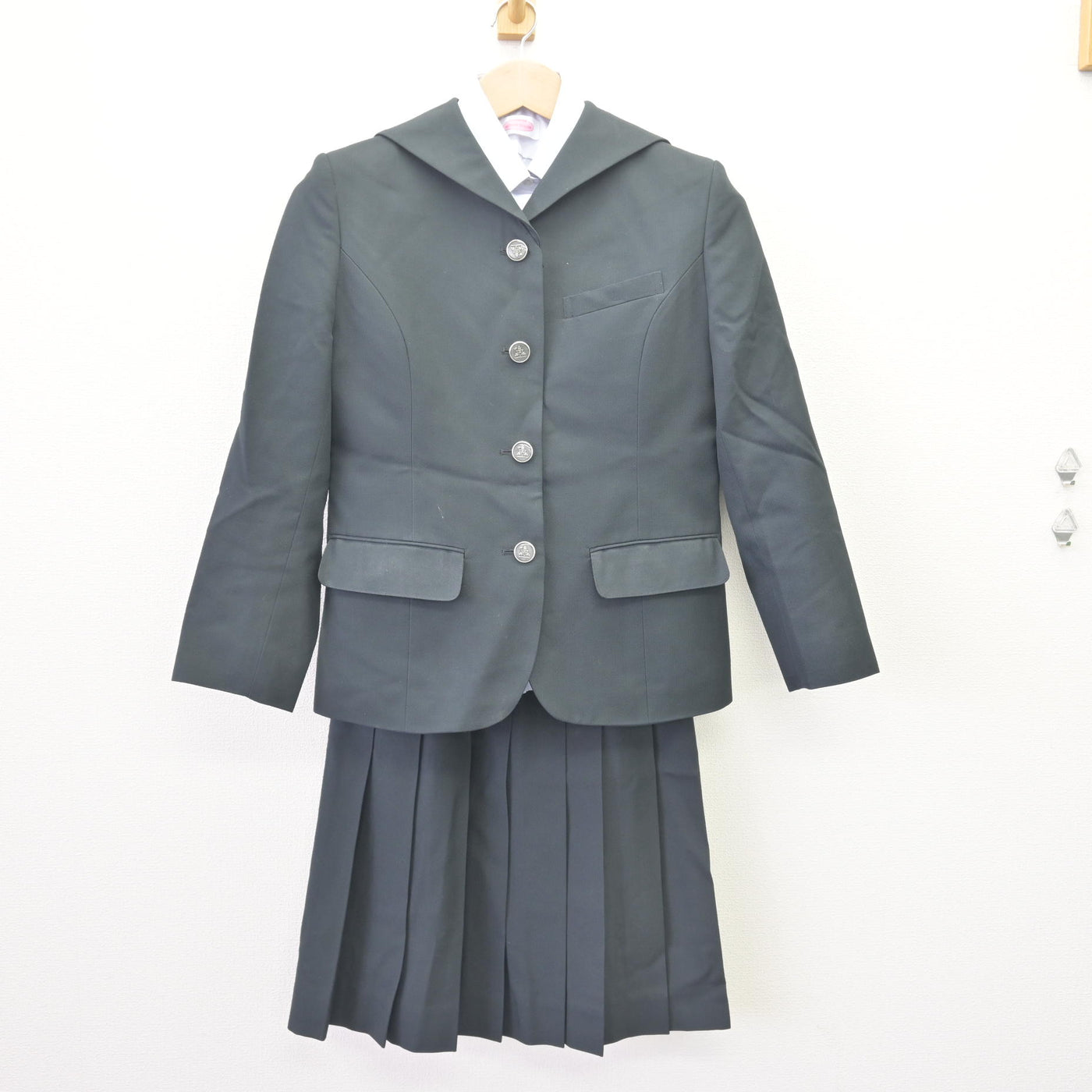 【中古】長崎県 佐世保北高等学校 女子制服 4点 (ブレザー・ベスト・シャツ・スカート) sf112228