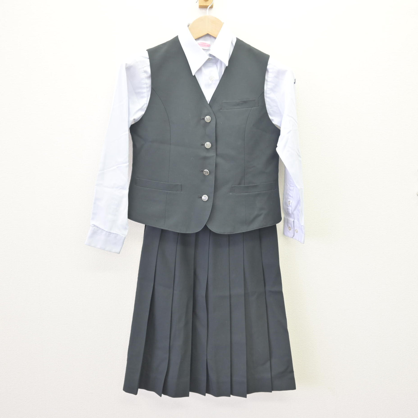 【中古】長崎県 佐世保北高等学校 女子制服 4点 (ブレザー・ベスト・シャツ・スカート) sf112228
