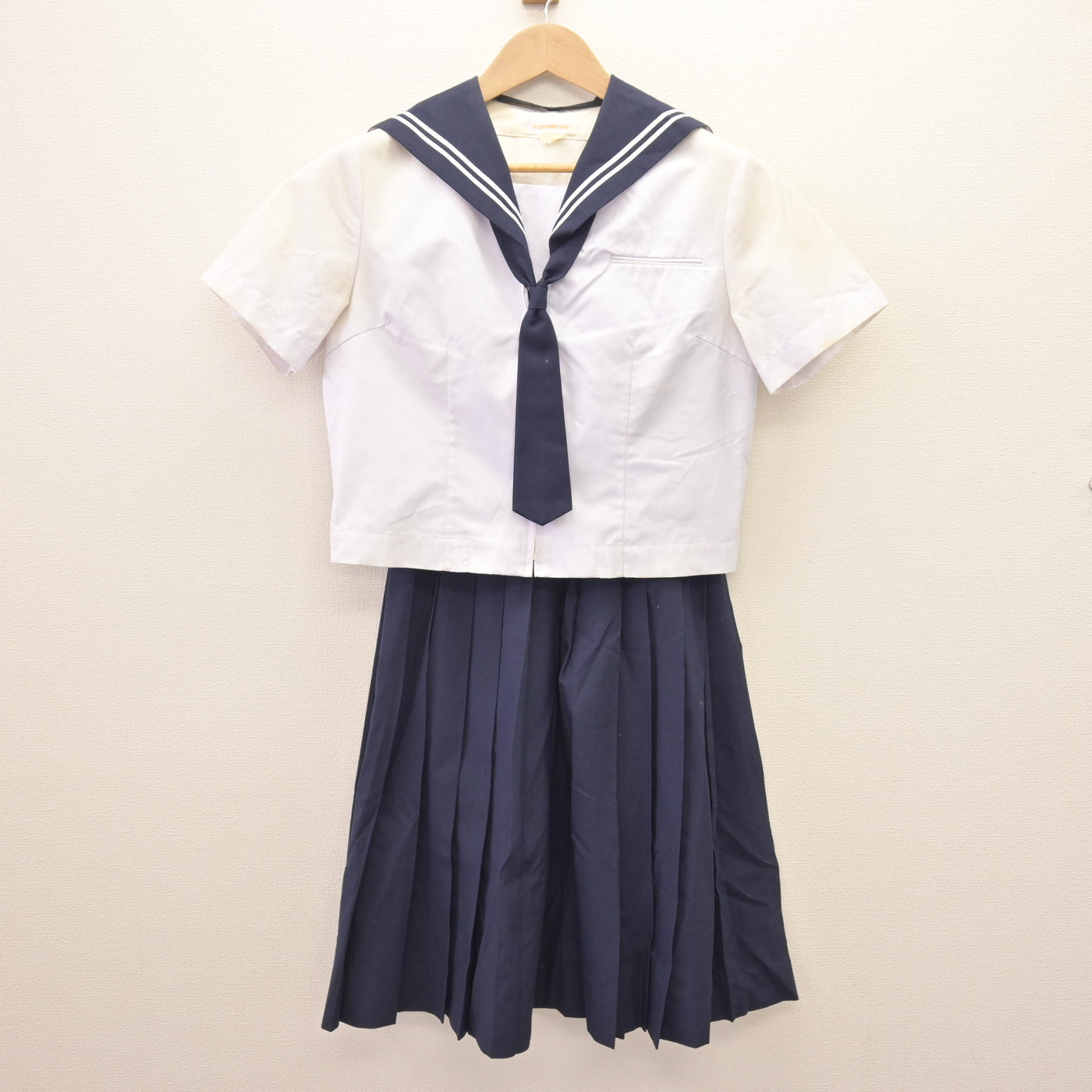 【中古】千葉県 稲毛中学校 女子制服 3点 (セーラー服・スカート) sf112613