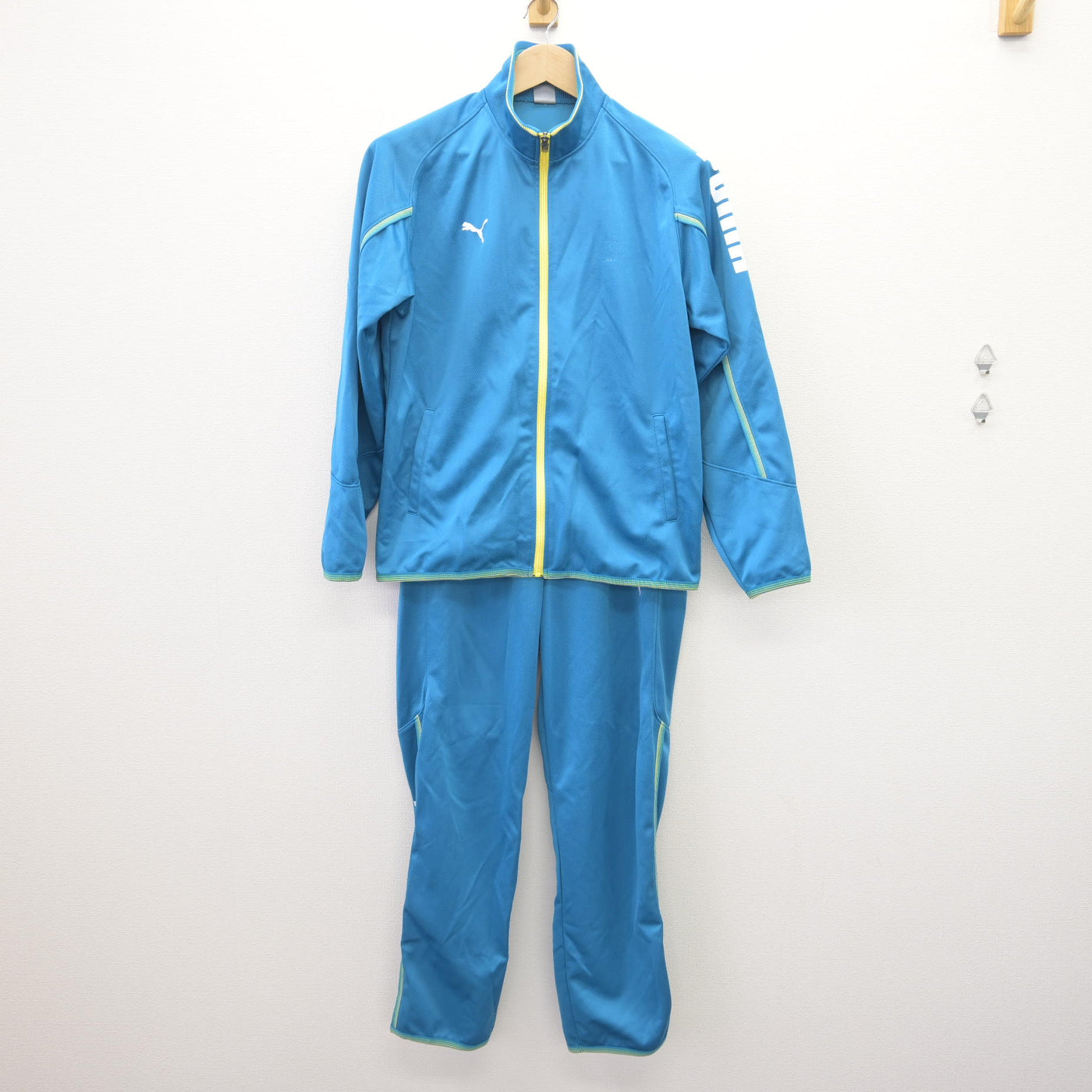 【中古】大阪府 大阪桐蔭高等学校 女子制服 3点 (ジャージ 上・体操服 上・ジャージ 下) sf112621