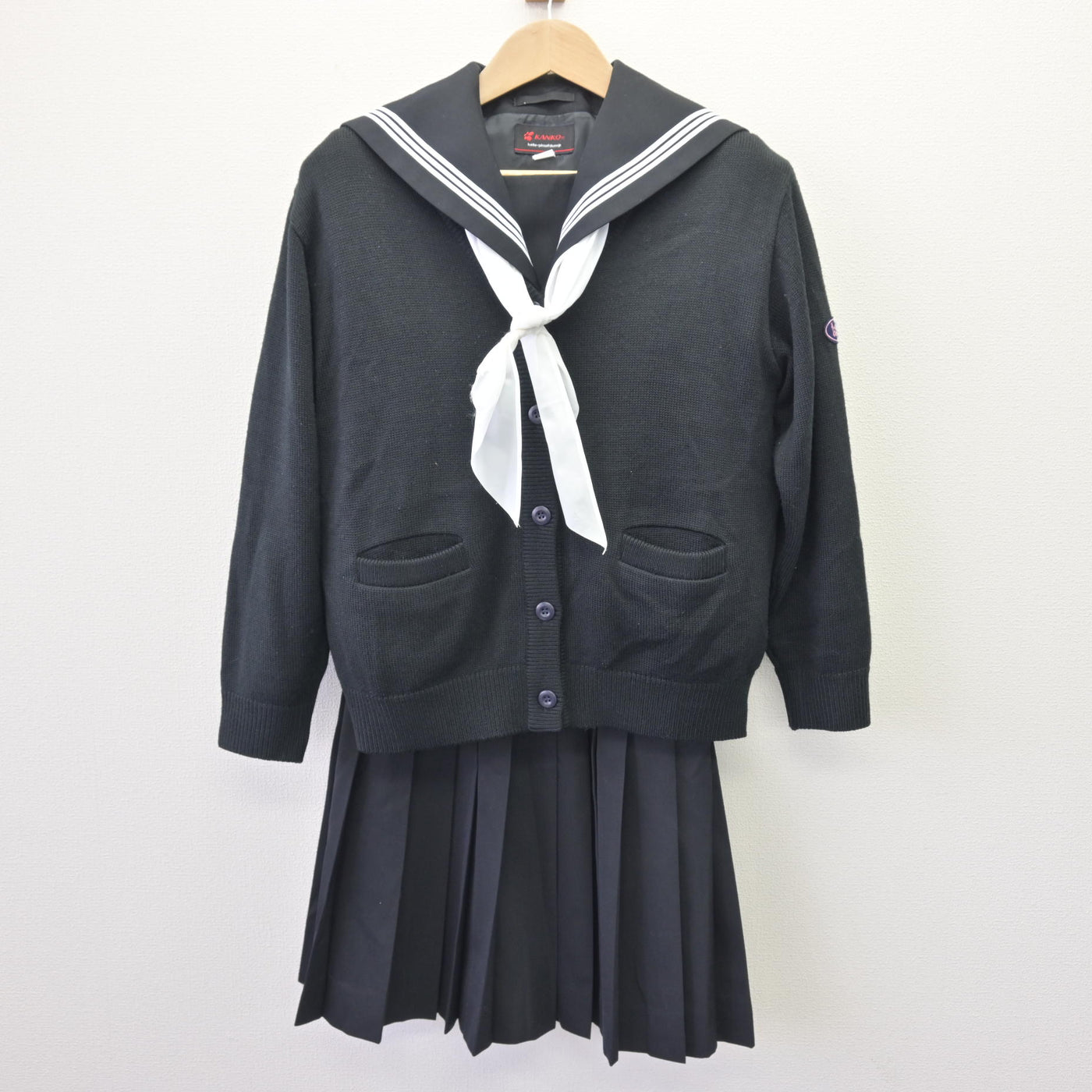 中古】大分県 杵築高等学校 女子制服 4点 (セーラー服・ニット