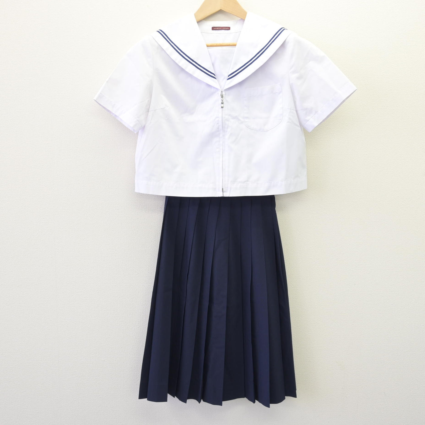 【中古】岐阜県 中山中学校 女子制服 2点 (セーラー服・スカート) sf113159