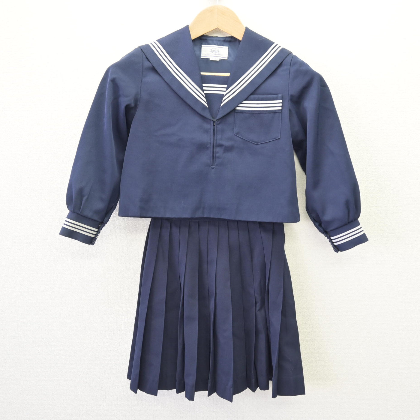 【中古】 学校名不明 女子制服 2点 (セーラー服・スカート) sf113190